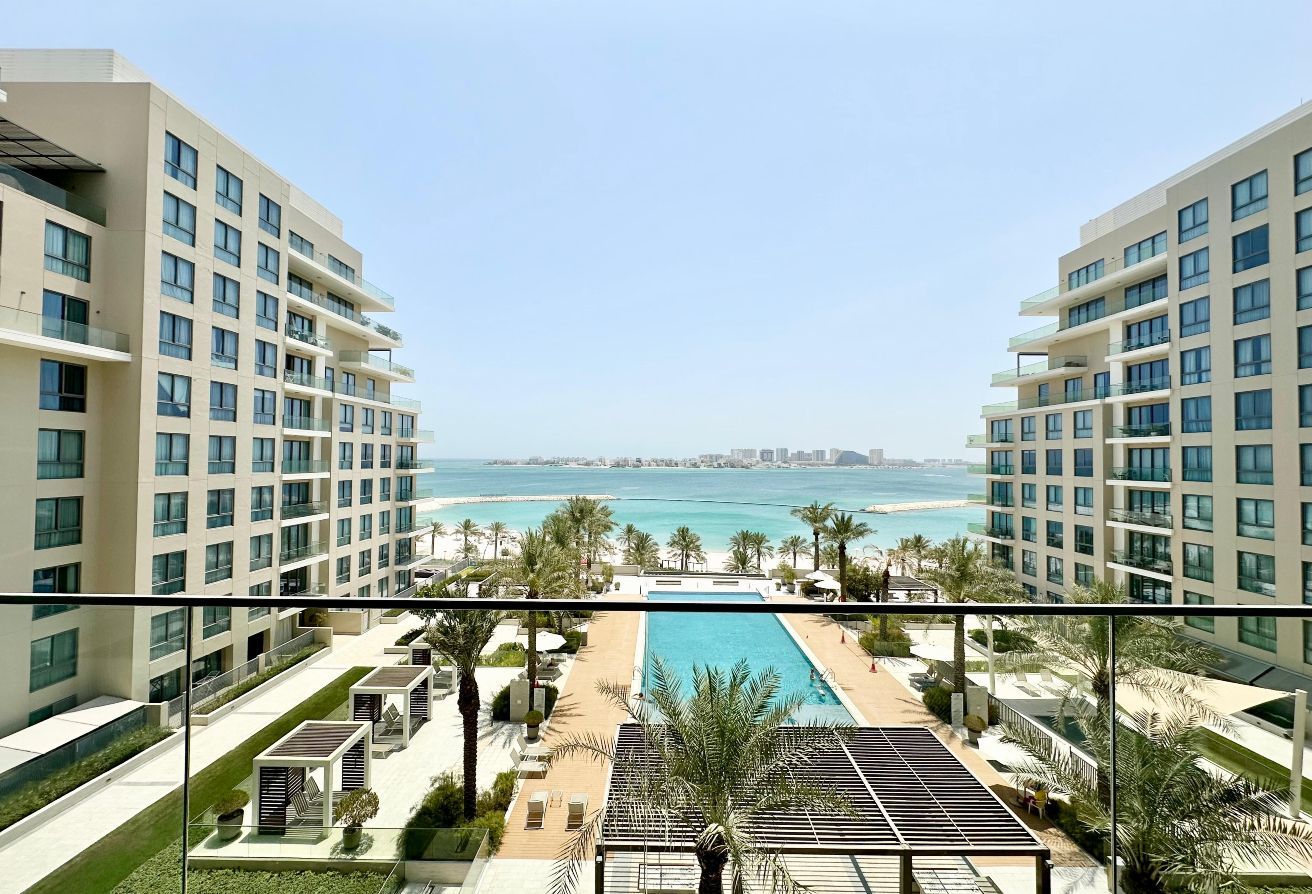 Fully Furnished 3BR | Marassi Beachfront with Direct Access | Freehold  – Slide 1