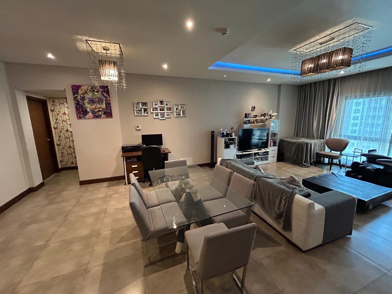 Spacious Luxury 2-Bedroom Residence with a Signature Gourmet Kitchen – Slide 3