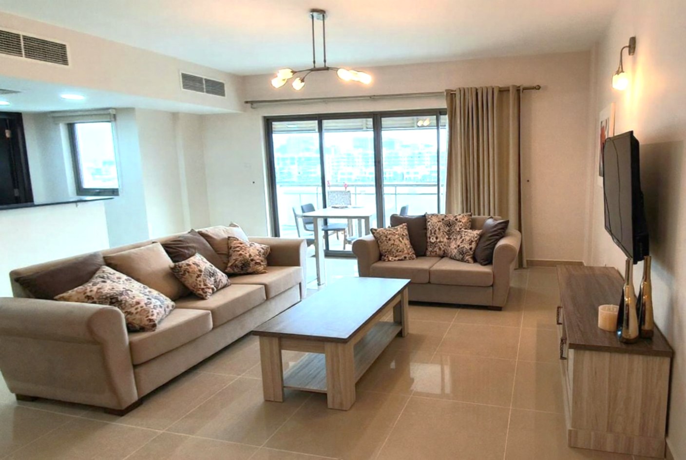 NEWLY RENOVATED PROPERTY | GREAT FACILITIES | RENTED – Slide 1