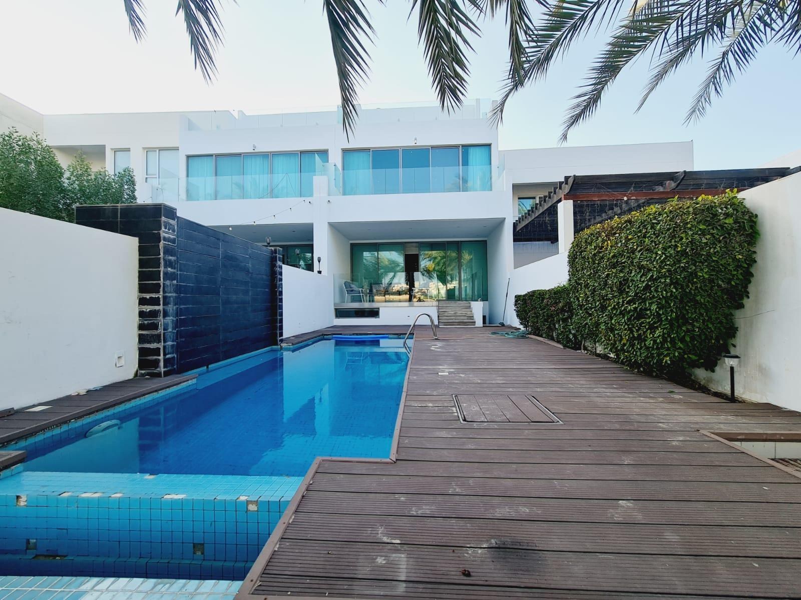 BEACHFRONT FREEHOLD VILLA WITH RENTAL INCOME - ELEVATOR - PRIVATE POOL - BASEMENT - Main view
