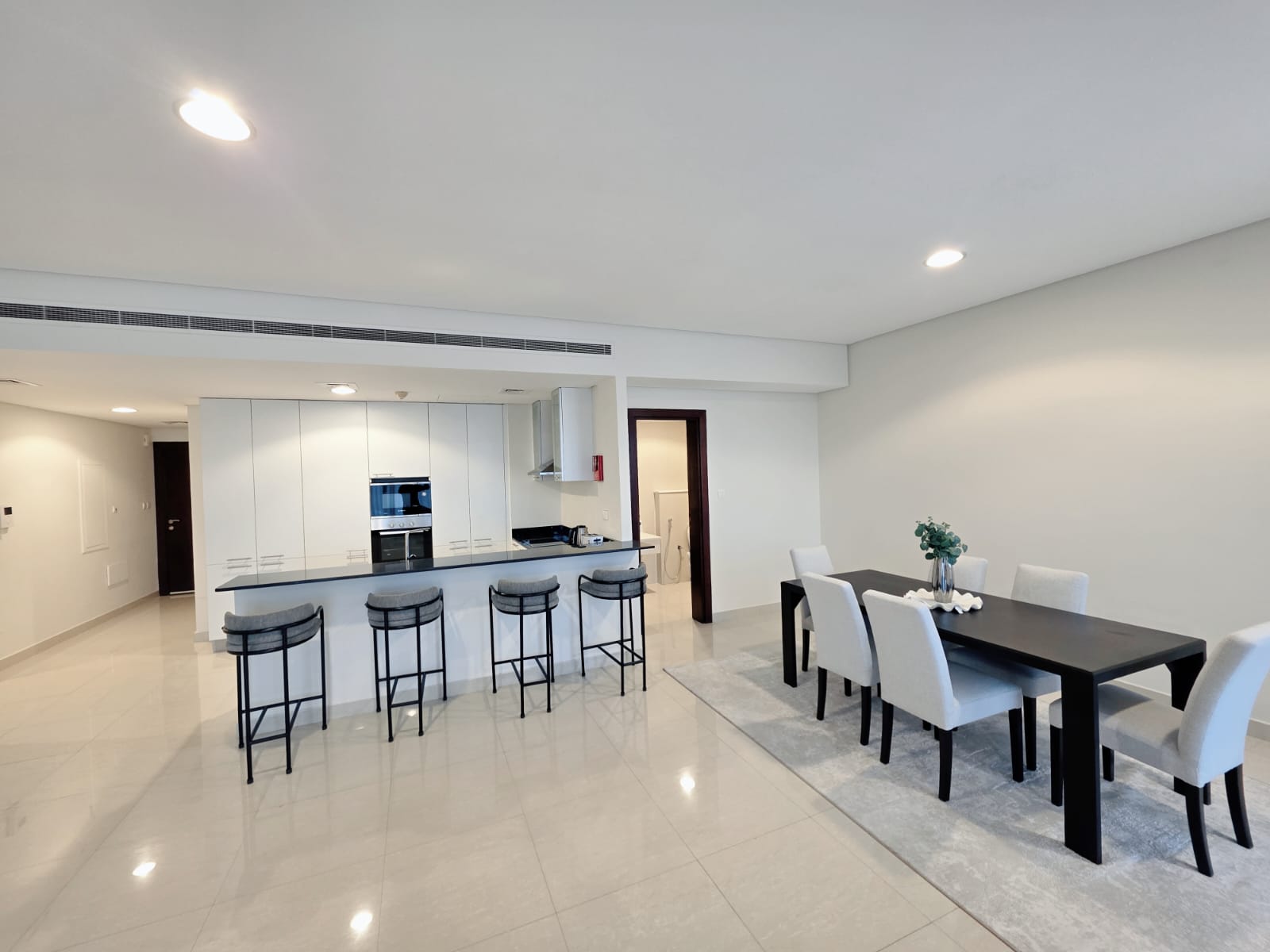 AMAZING BALCONY PET FREE NEW APARTMENT & FURNITURE  – Slide 13