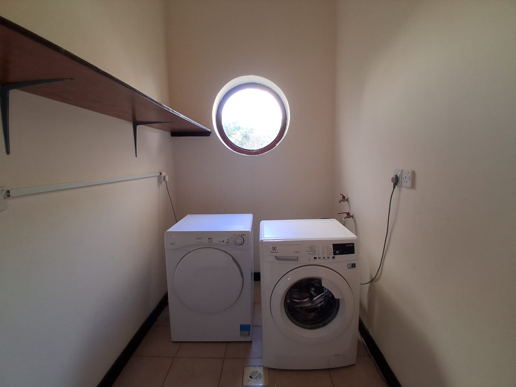 Exceptional 4-Bedroom Compound Villa for Rent in Janabiyah, Bahrain – Slide 16