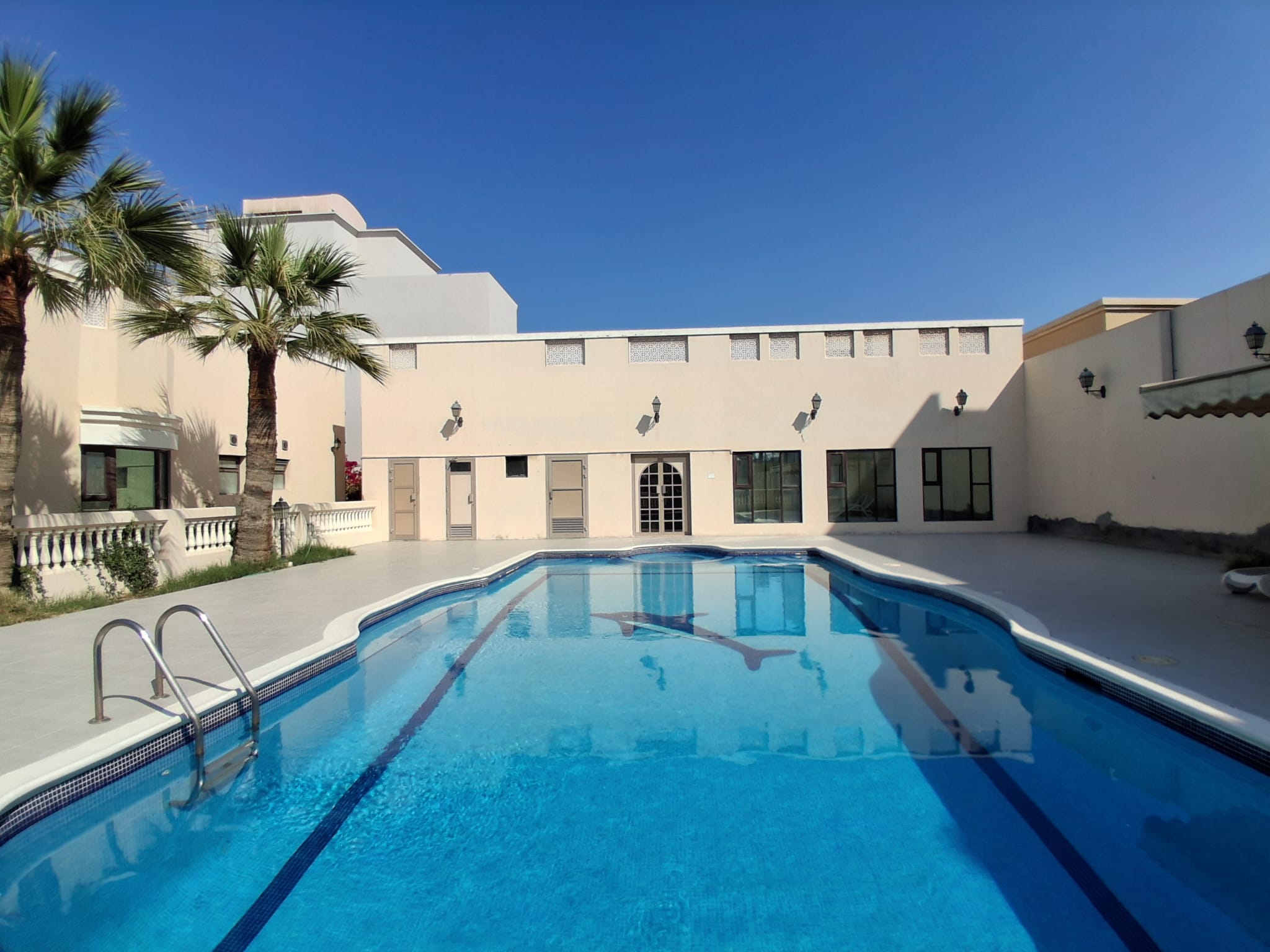 Exceptional 4-Bedroom Compound Villa for Rent in Janabiyah, Bahrain – Slide 19