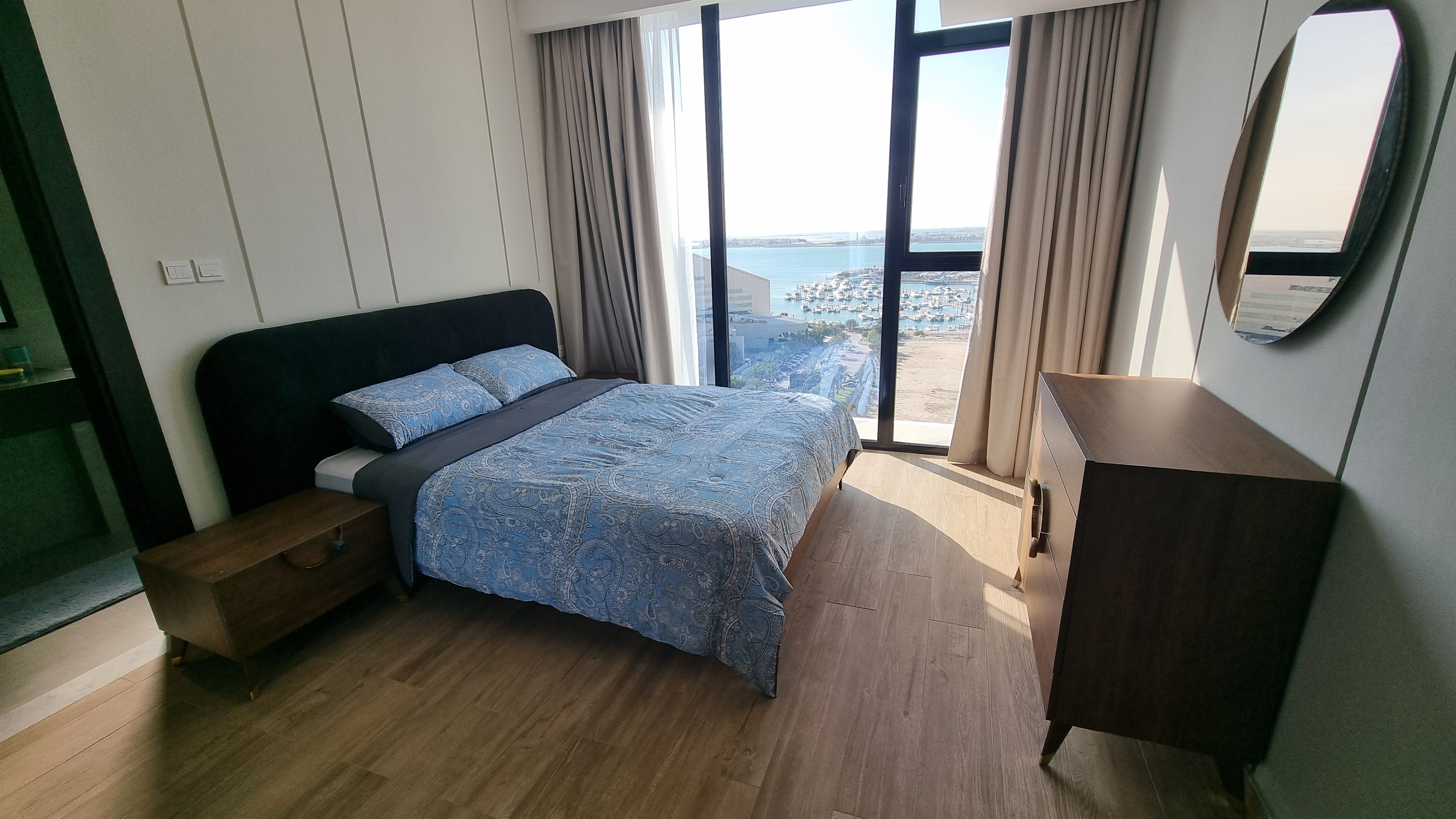 Sea and Marina Views / Closed Kitchen / Modern Finishing – Slide 10