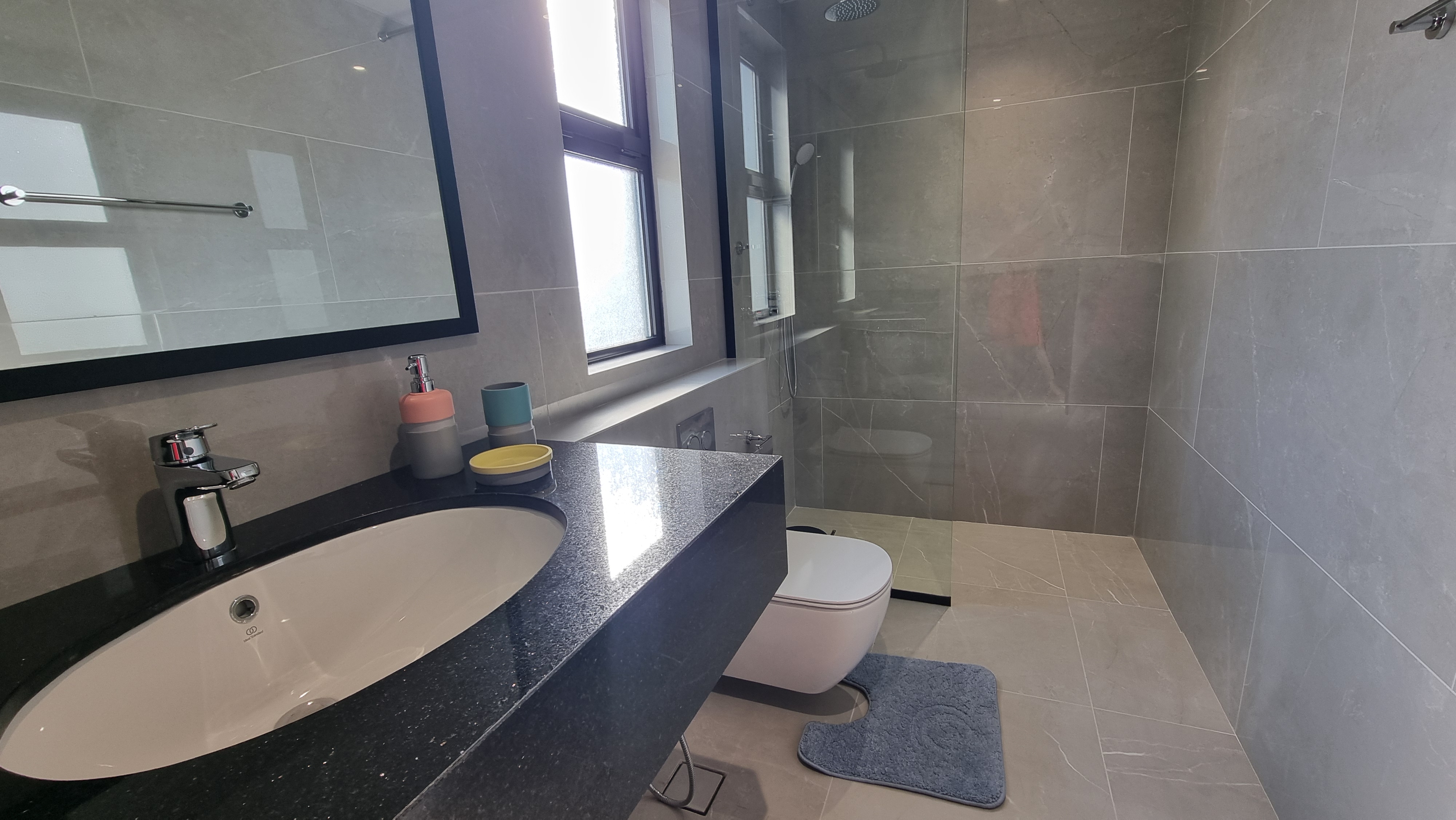 Sea and Marina Views / Closed Kitchen / Modern Finishing – Slide 14