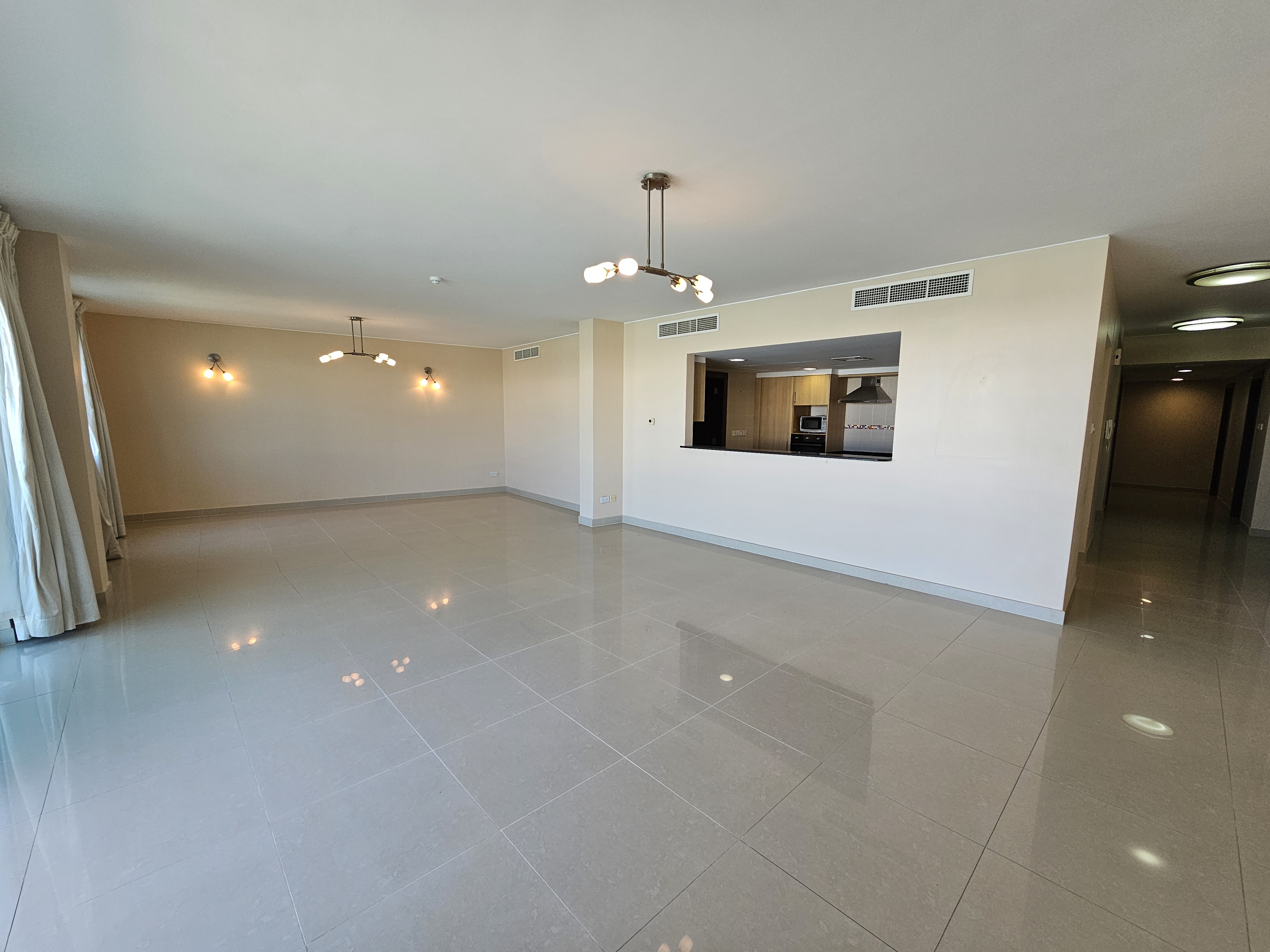 Dream Beachfront Home With a Stunning View, Terraced – Slide 3