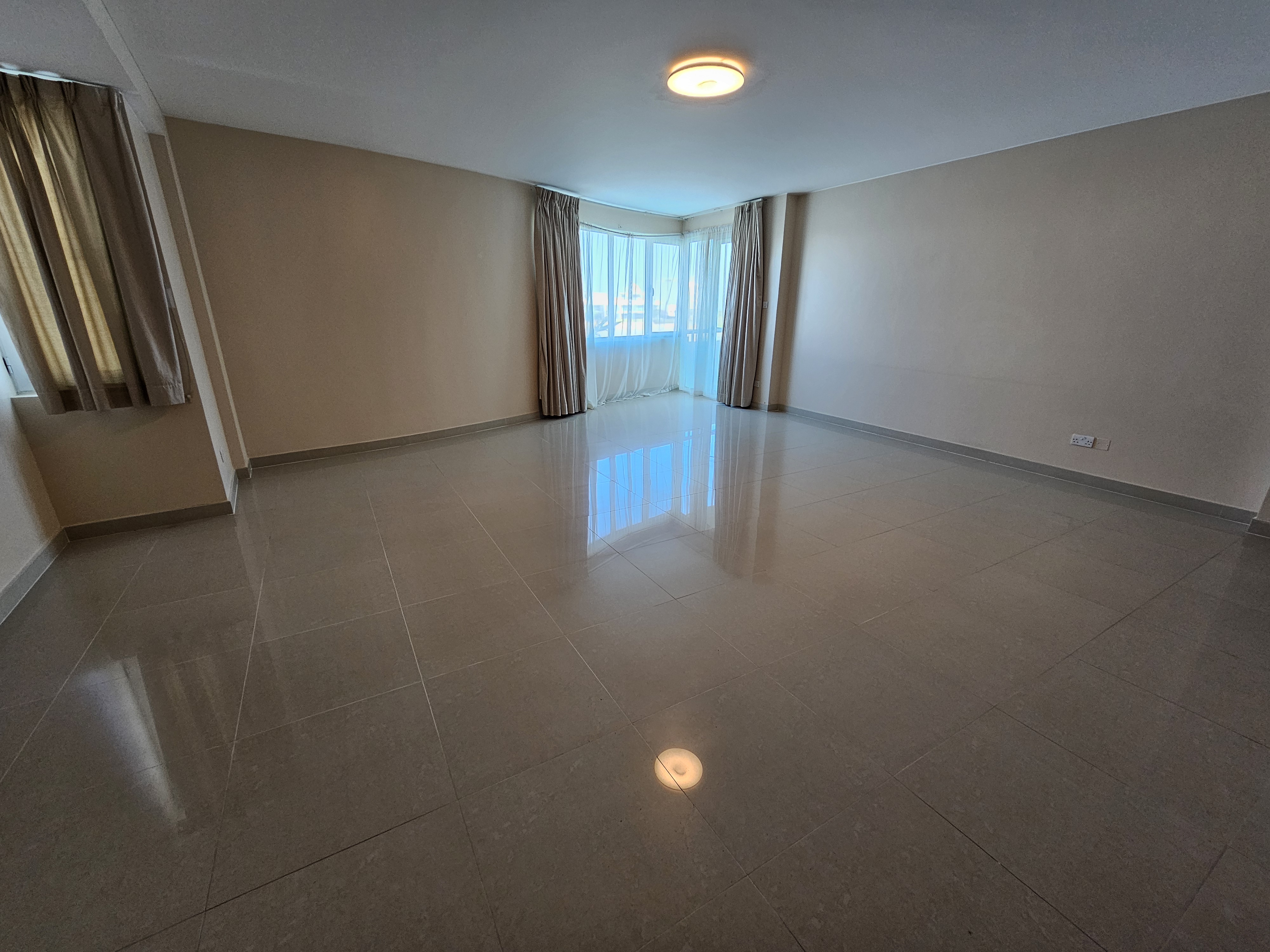 Dream Beachfront Home With a Stunning View, Terraced – Slide 5