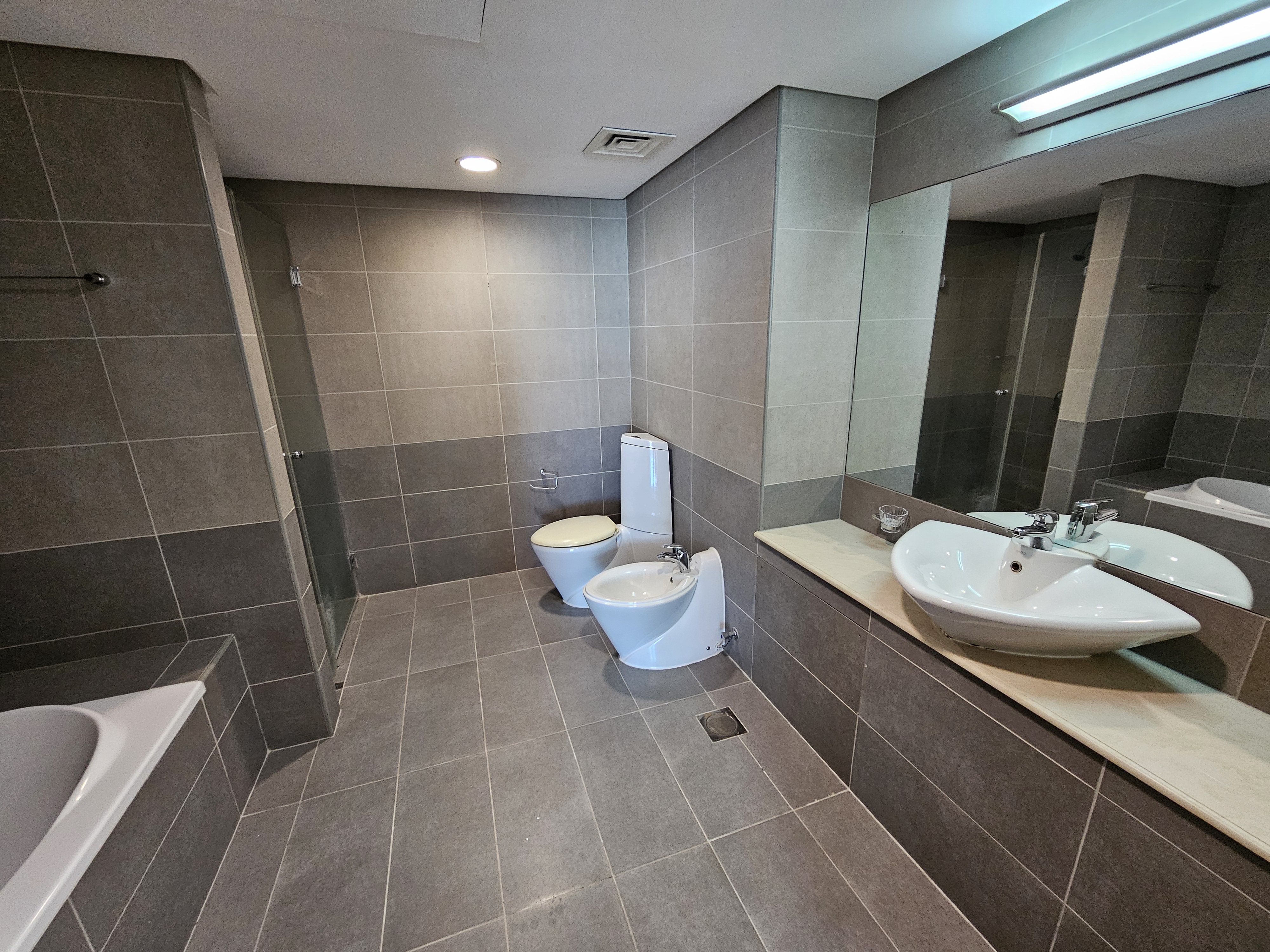 Dream Beachfront Home With a Stunning View, Terraced – Slide 6