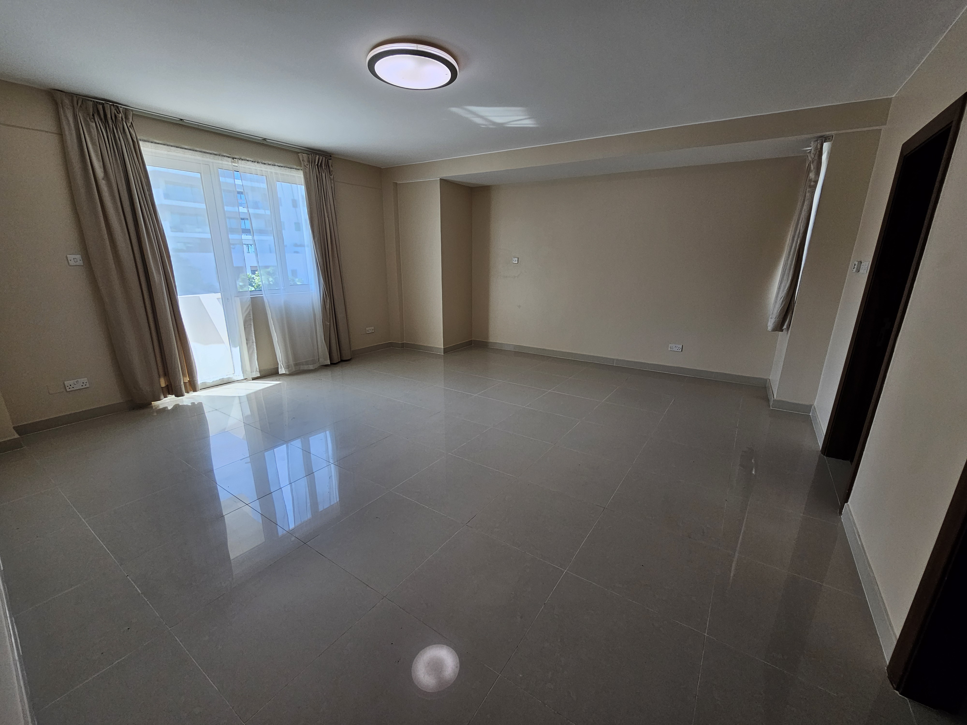 Dream Beachfront Home With a Stunning View, Terraced – Slide 10