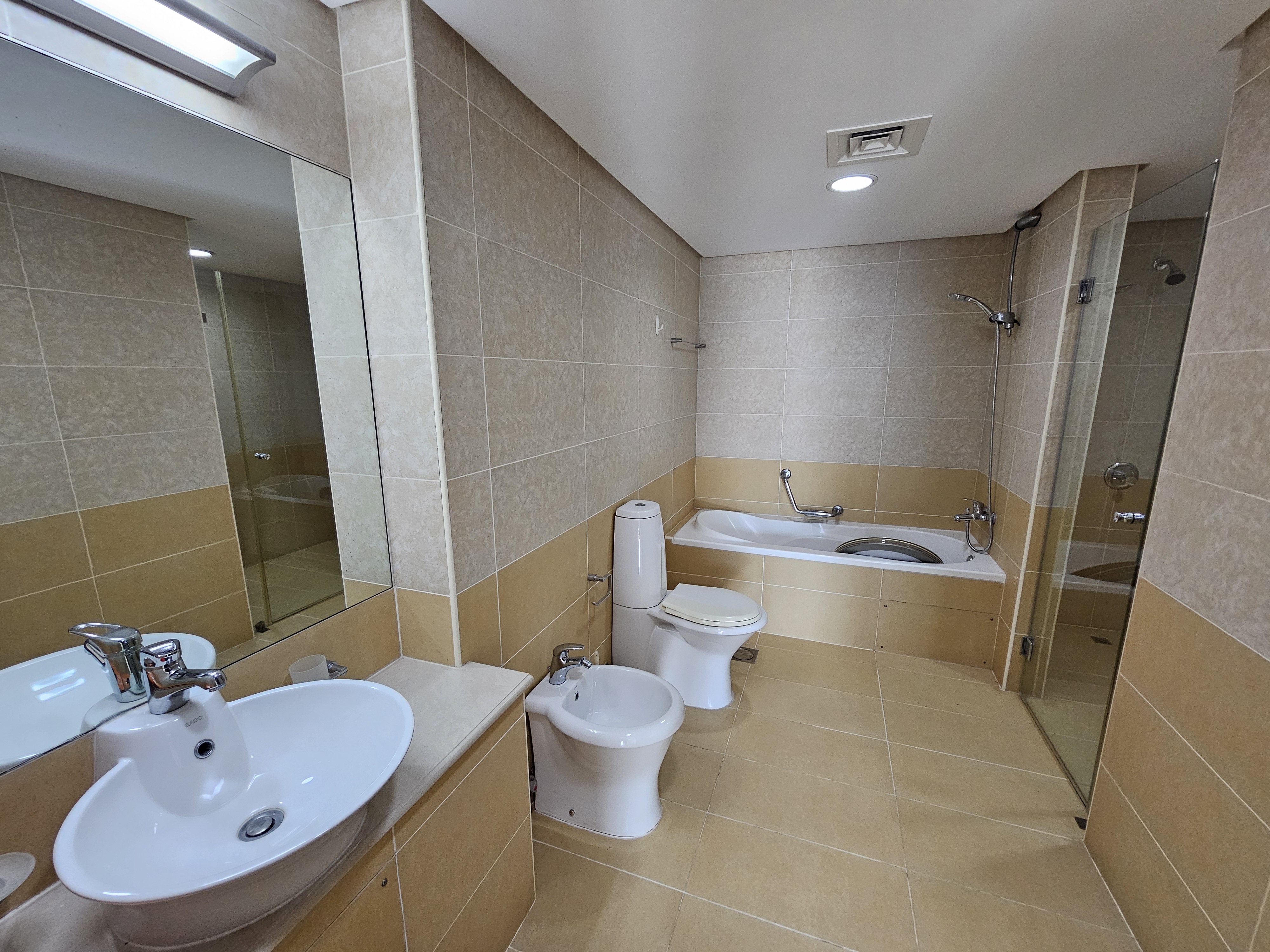 Dream Beachfront Home With a Stunning View, Terraced – Slide 8