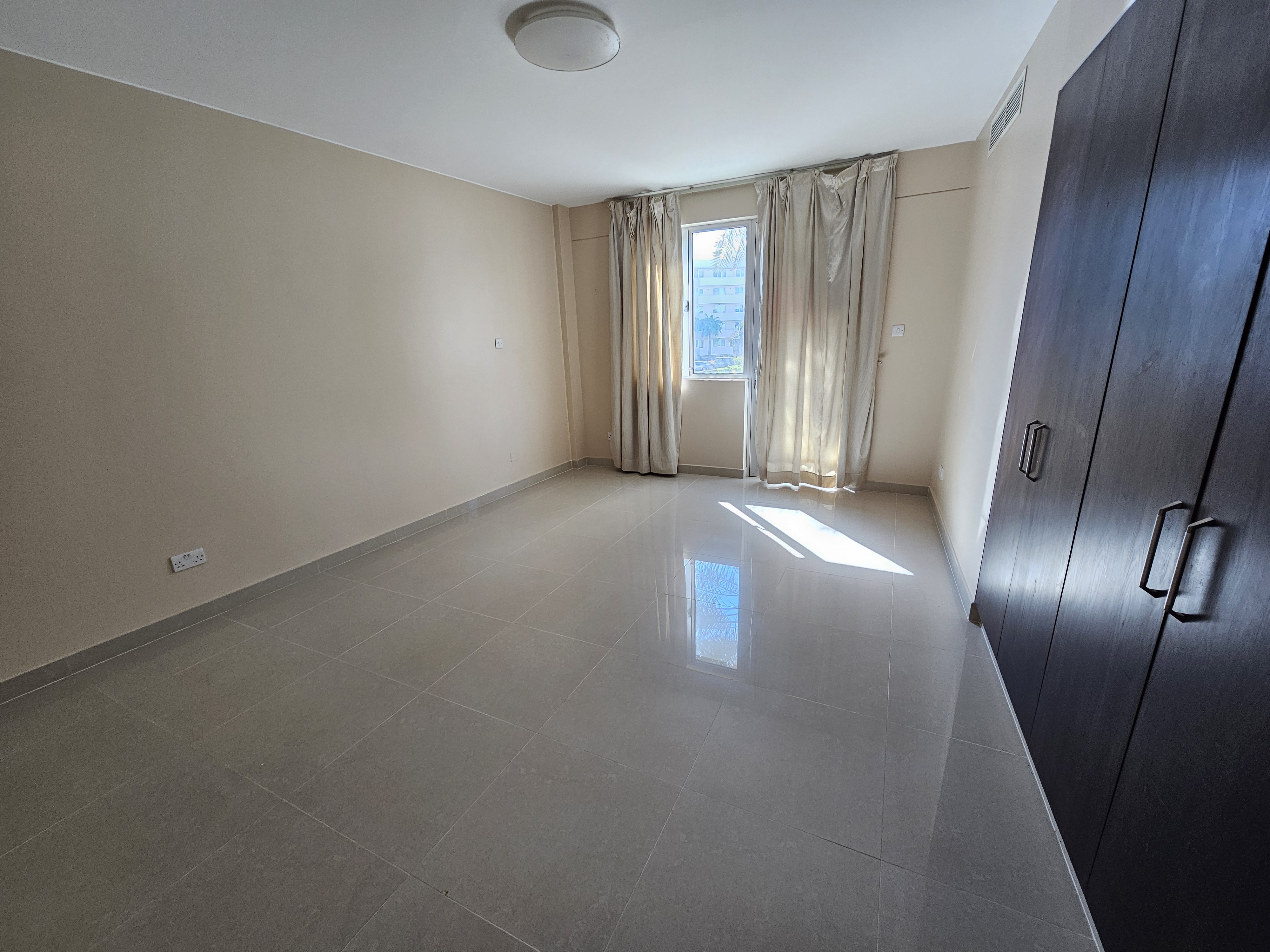 Dream Beachfront Home With a Stunning View, Terraced – Slide 12