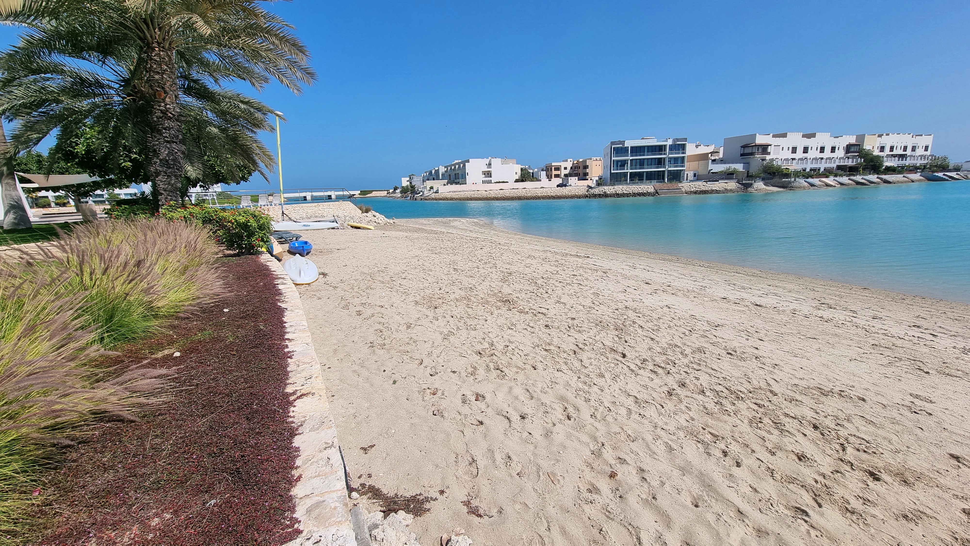 Dream Beachfront Home With a Stunning View, Terraced – Slide 14