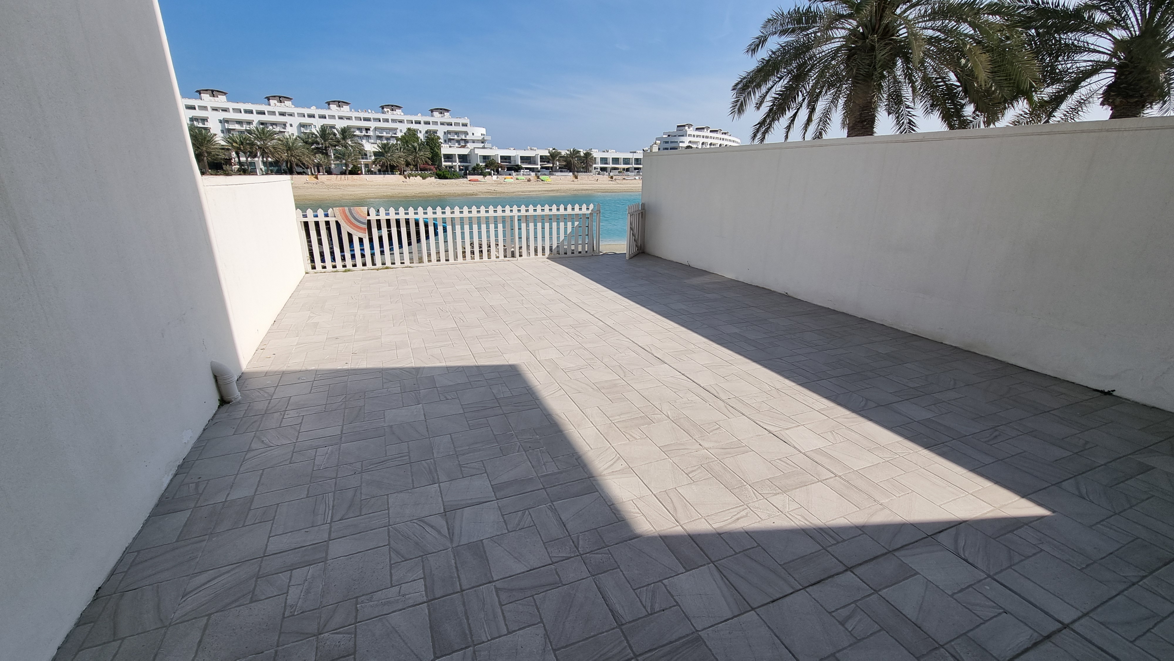 Tranquil Beach Compound with Turquois Views and Swimming Pools – Slide 2