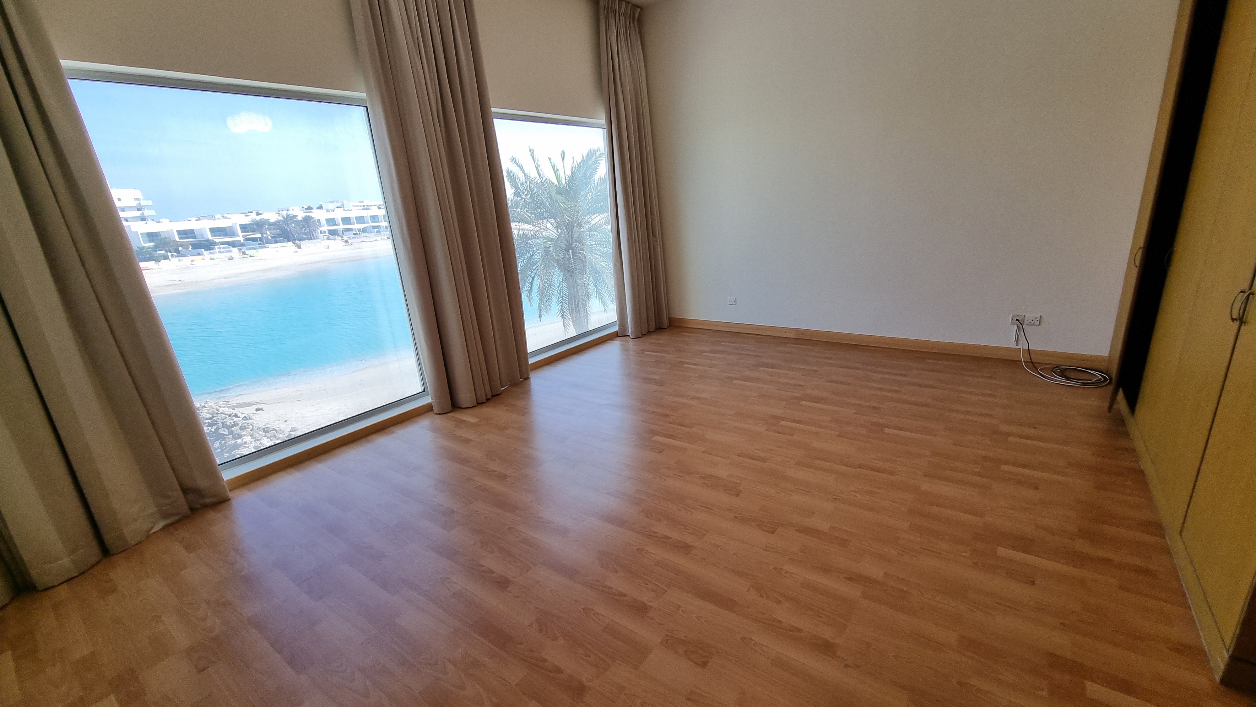 Tranquil Beach Compound with Turquois Views and Swimming Pools – Slide 5