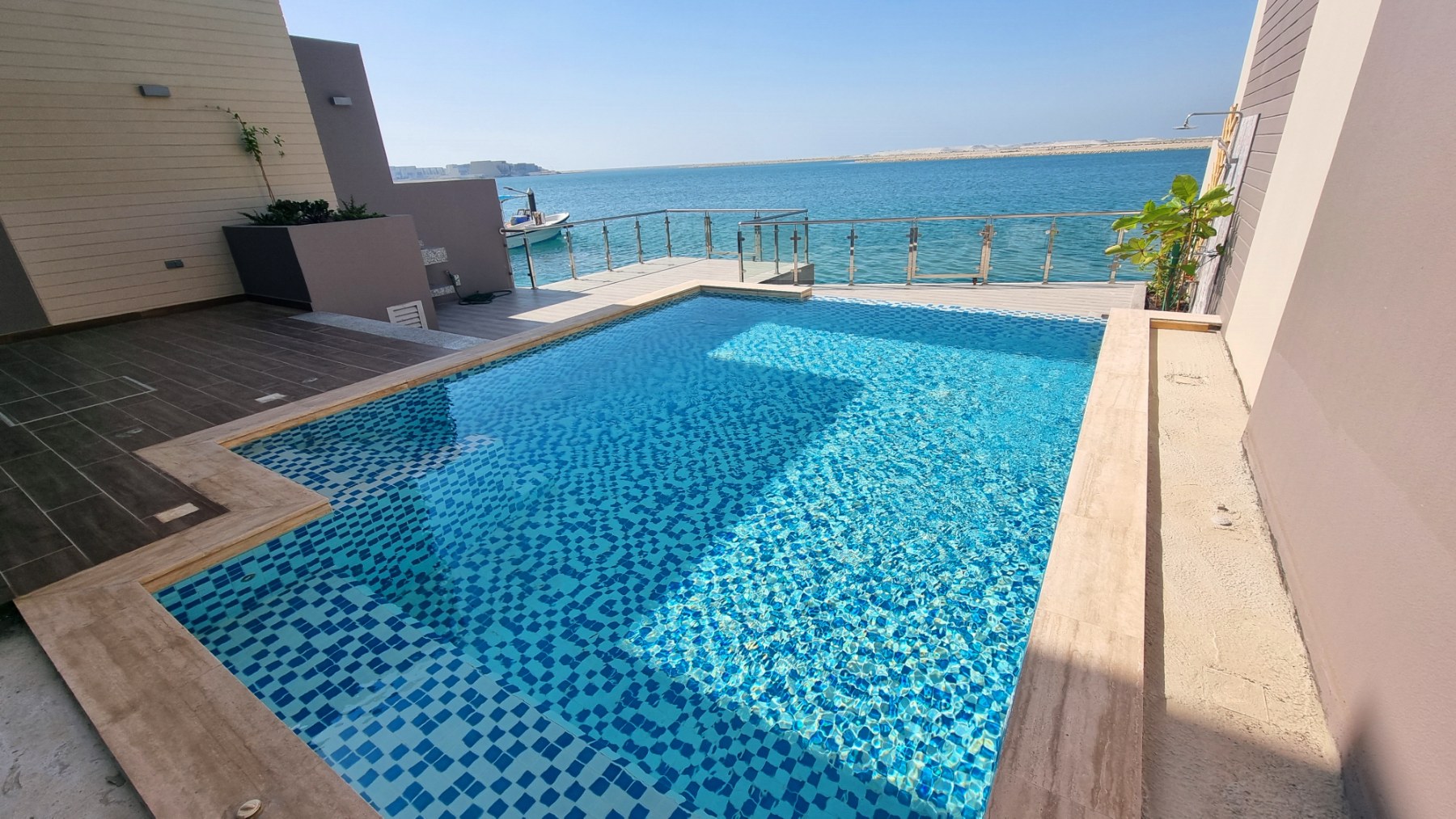 Oceanfront Living/Tranquil/Pool/Gated Community – Slide 2