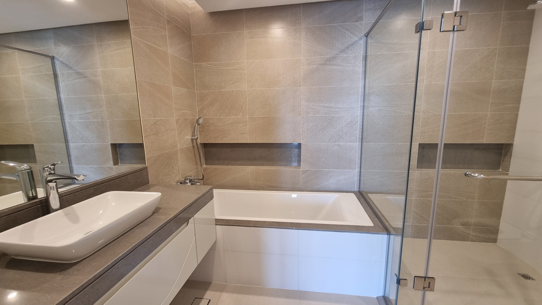 Oceanfront Living/Tranquil/Pool/Gated Community – Slide 19