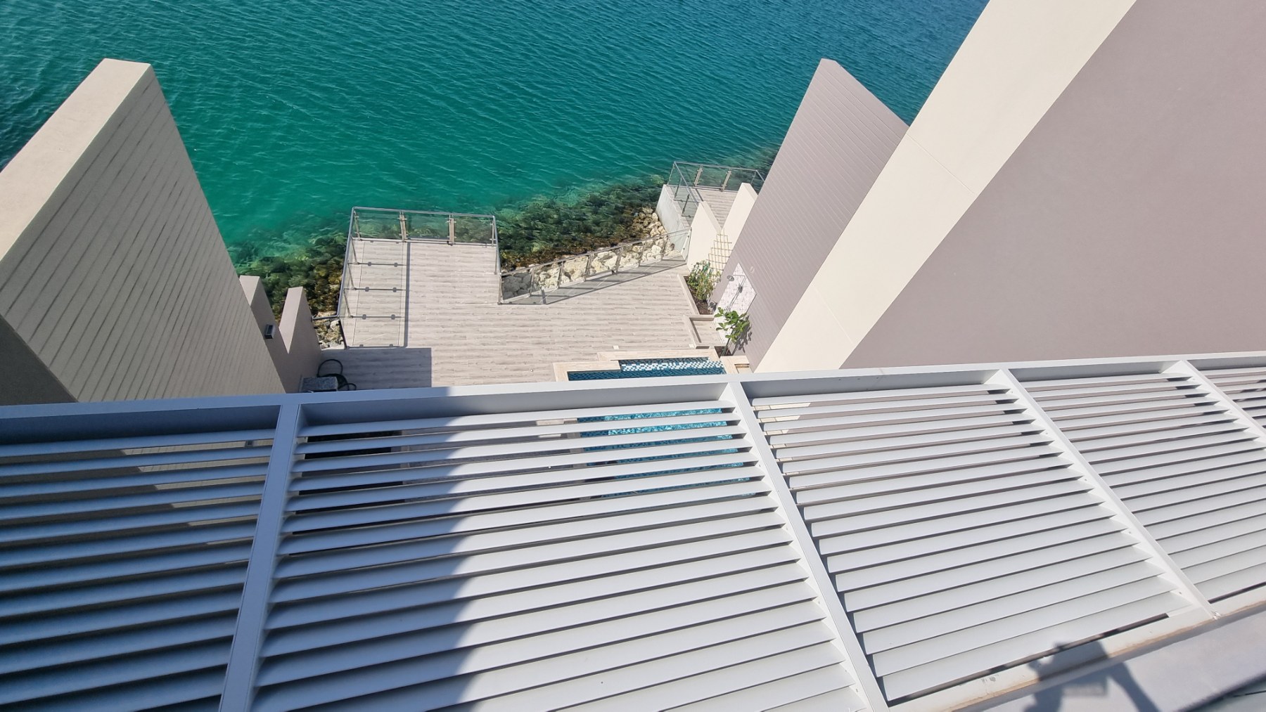 Oceanfront Living/Tranquil/Pool/Gated Community – Slide 17