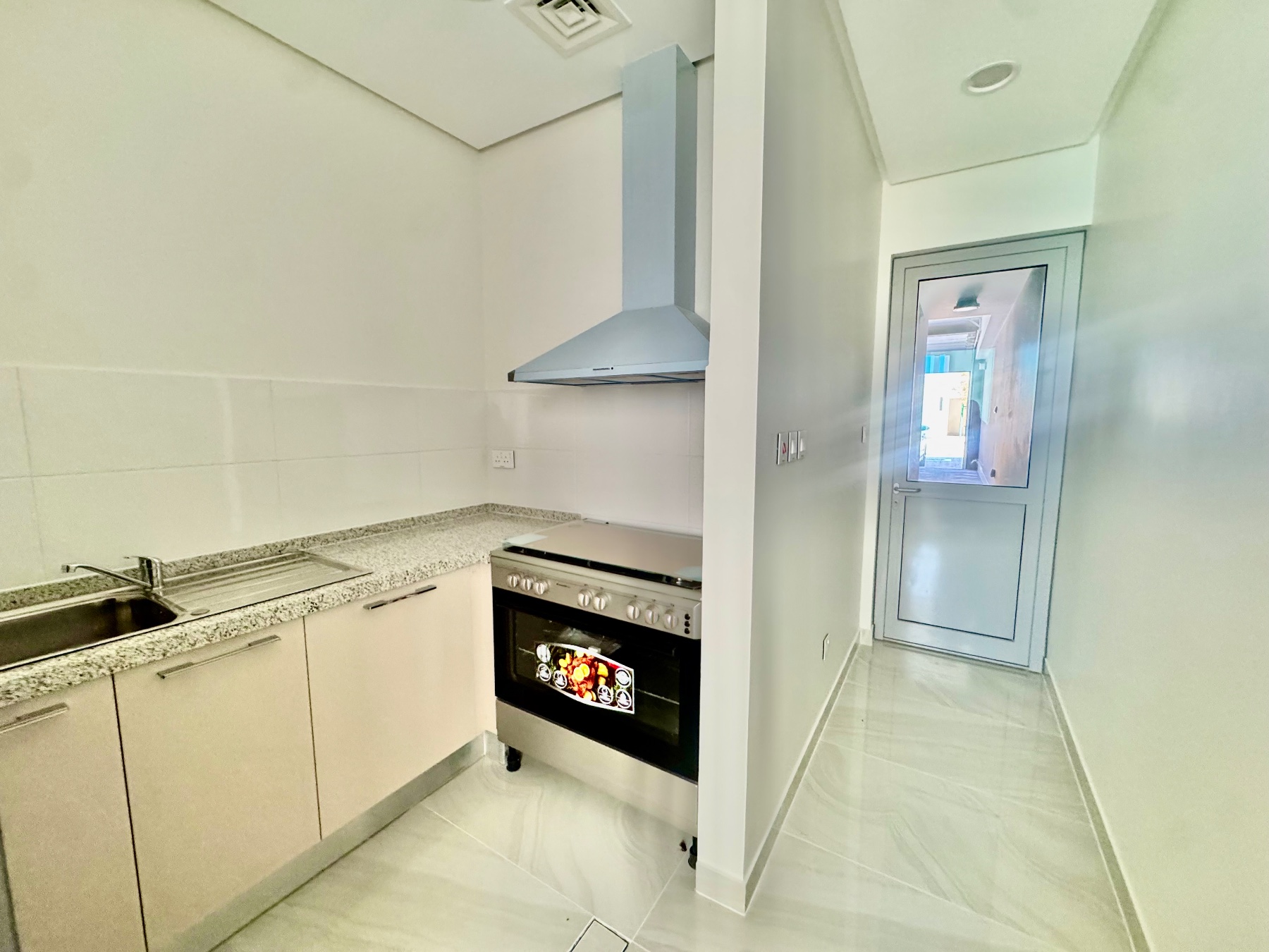 Stunning Waterfront Villa with Private Pool    – Slide 3