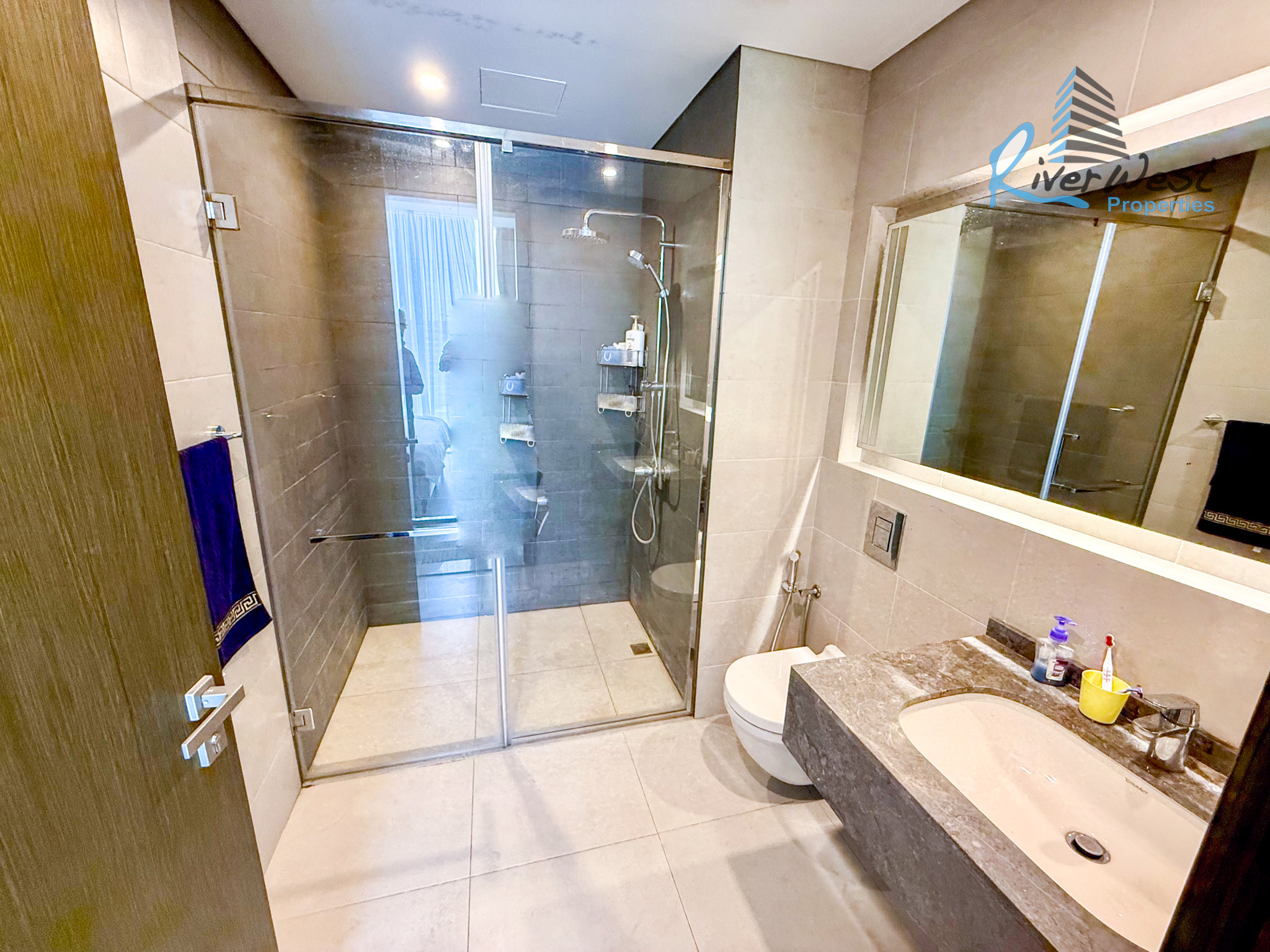 Spacious | Top-class amenities | Perfectly located – Slide 9