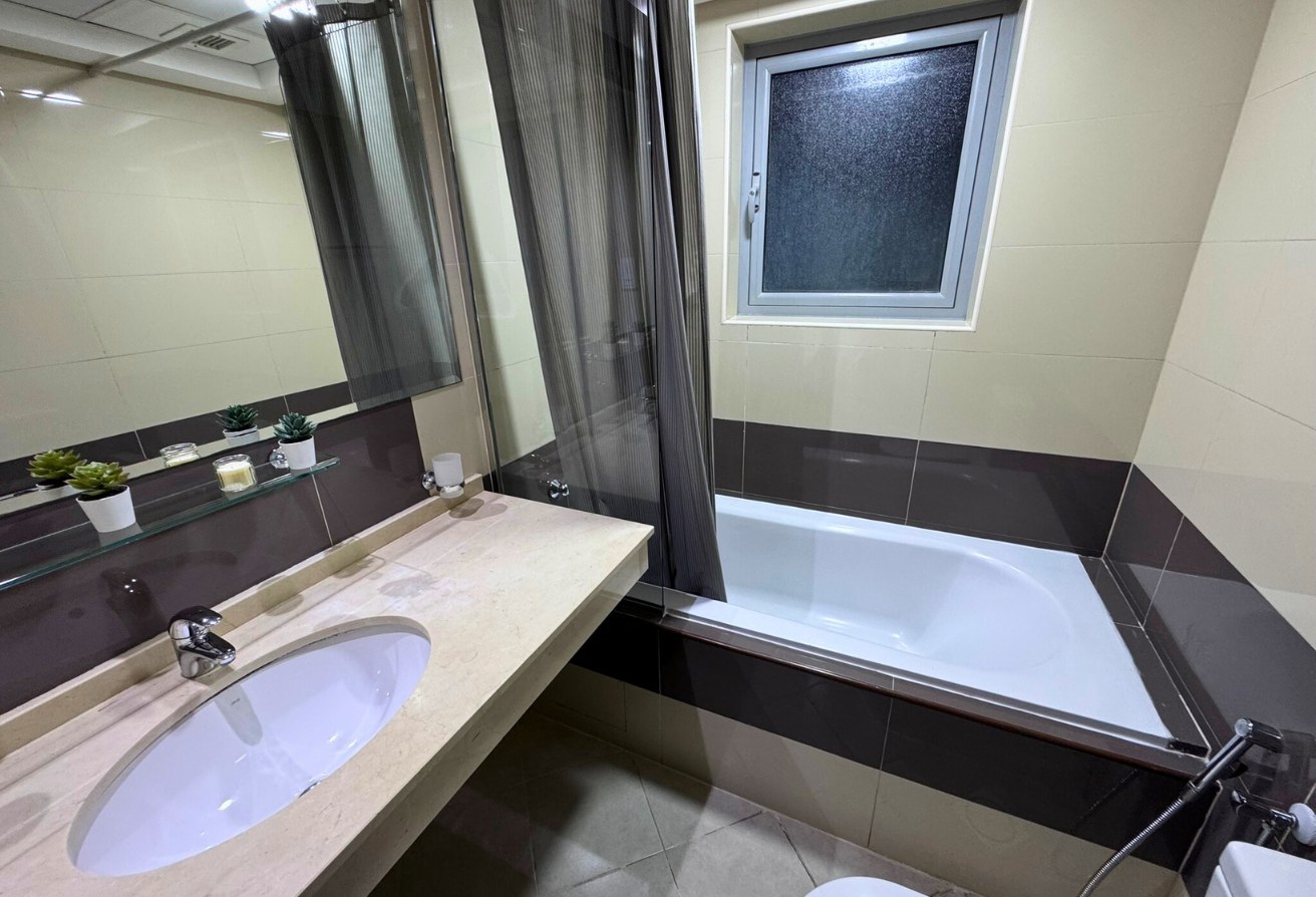 Brand new -Sea/city views - 2 Balconies-Prime area – Slide 8