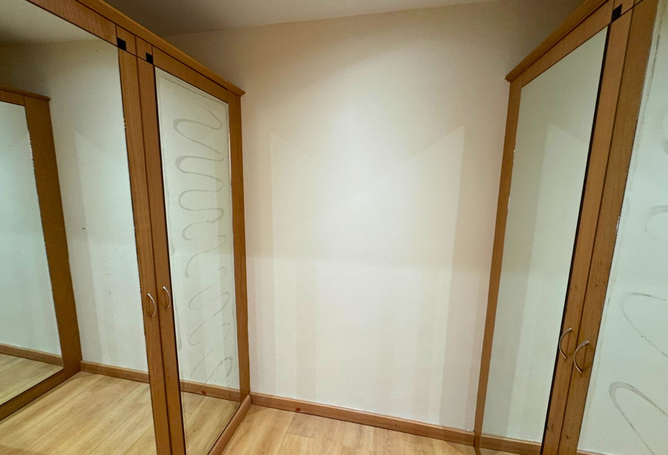 Adjacent highway-Family friendly-Balcony-inclusive – Slide 3