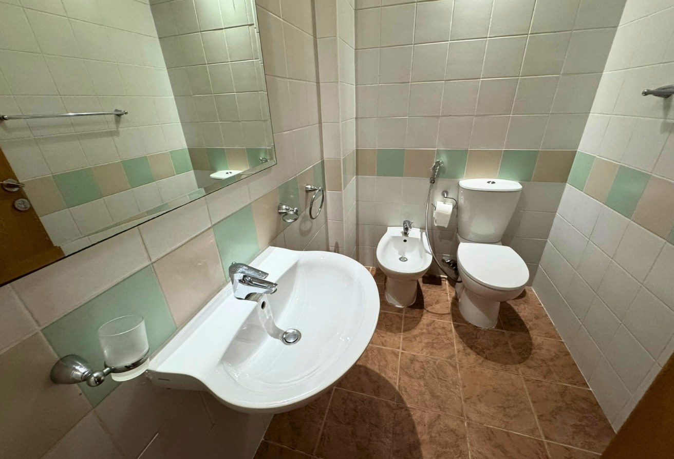 Adjacent highway-Family friendly-Balcony-inclusive – Slide 2