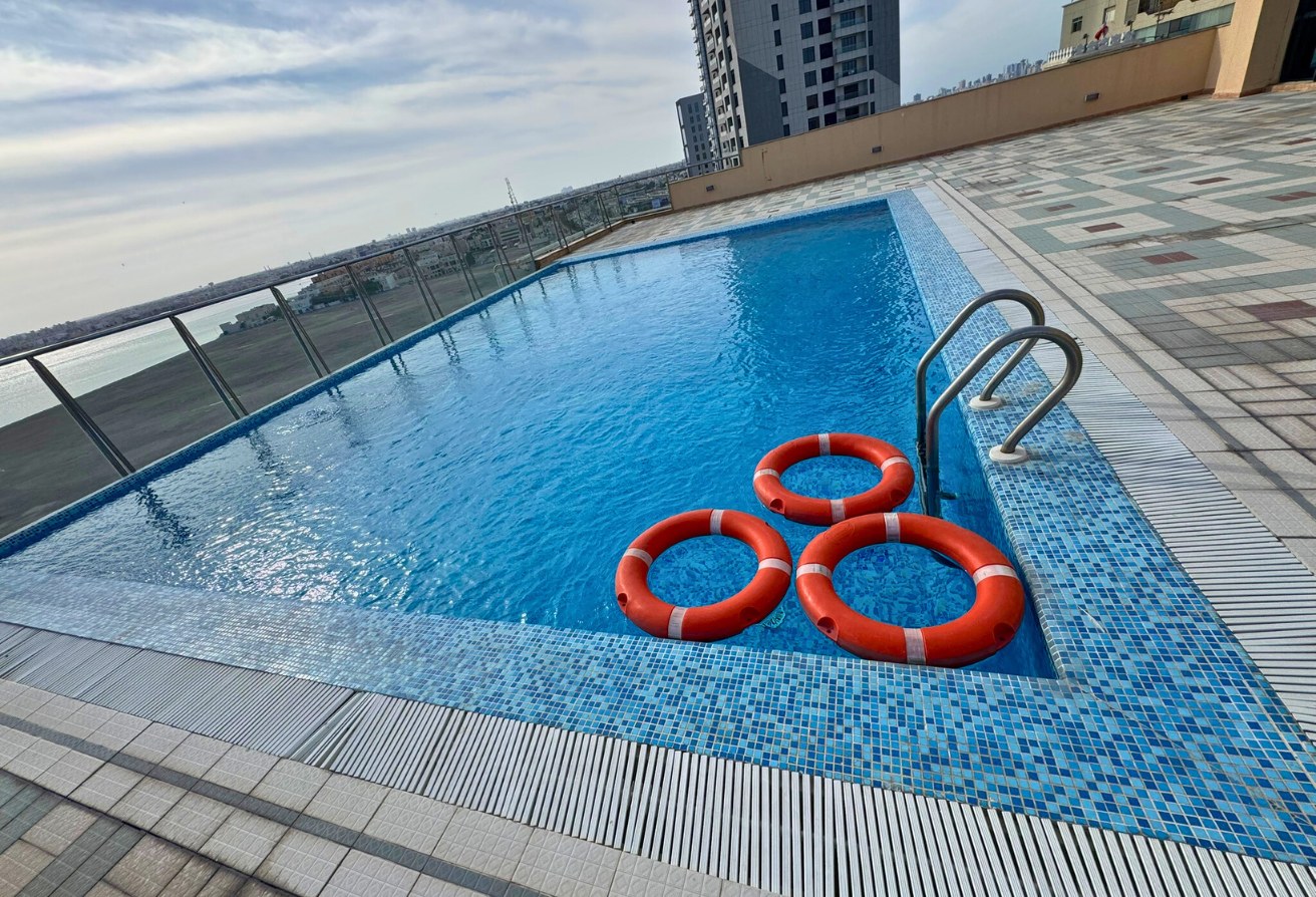 Adjacent highway-Family friendly-Balcony-inclusive – Slide 7