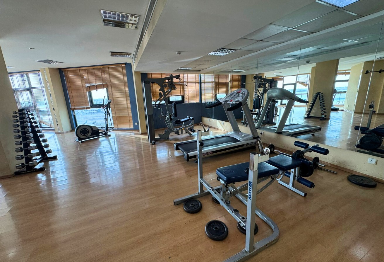 Adjacent highway-Family friendly-Balcony-inclusive – Slide 13