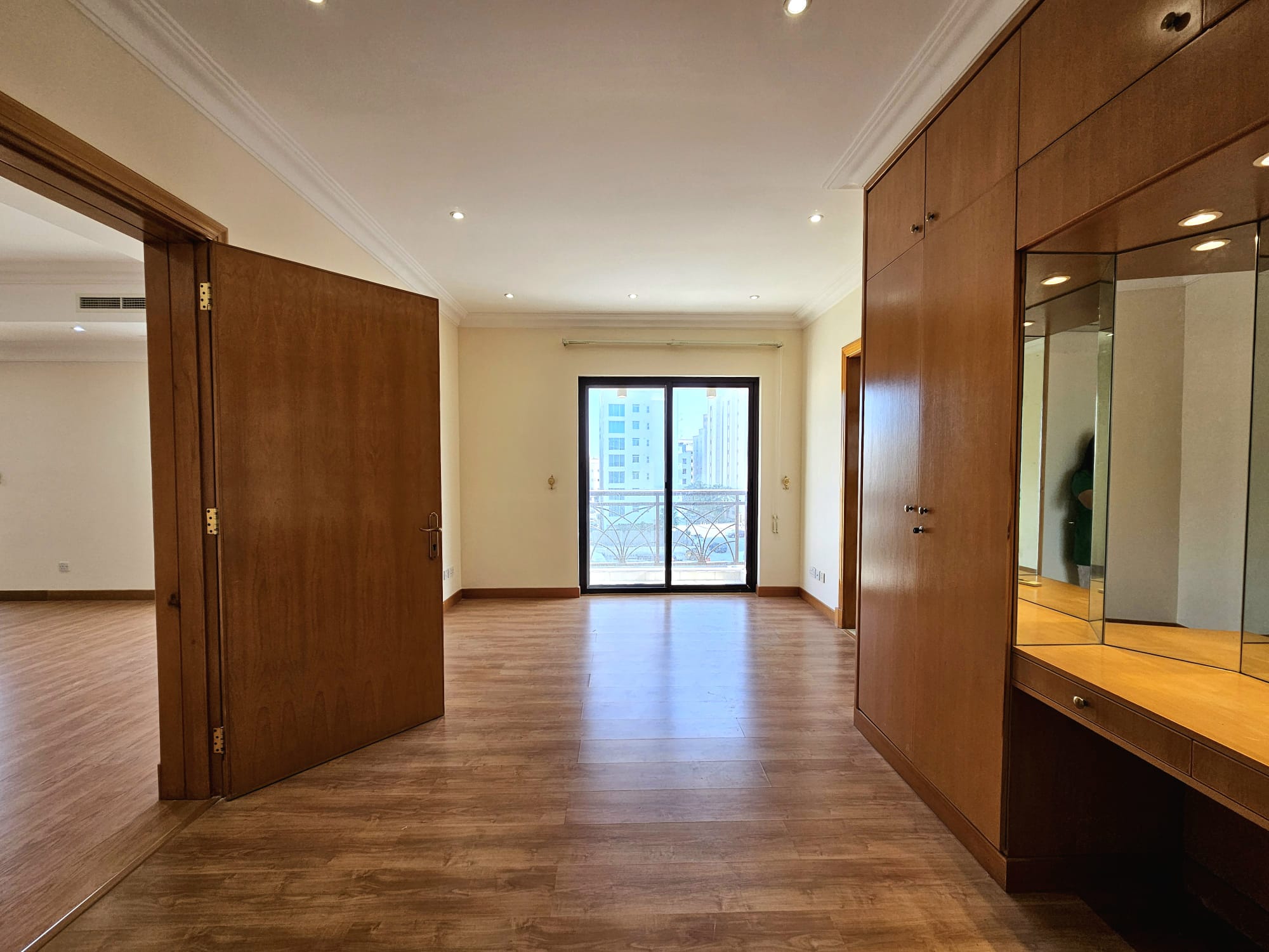 Spacious| Balcony| Premium Amenities| 4 Bedroom in Umm Al Hassam | BD 650 – Slide 3