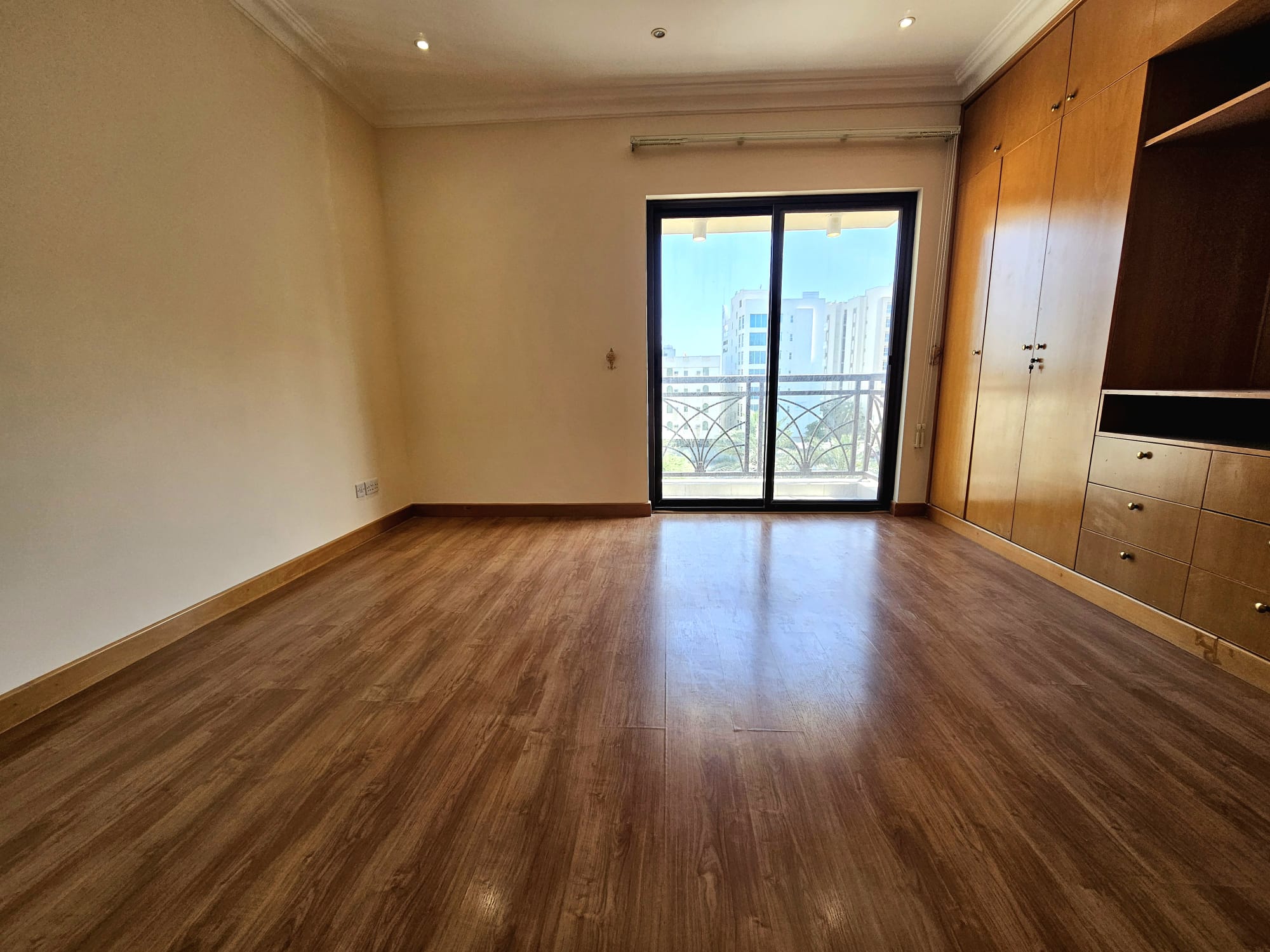 Spacious| Balcony| Premium Amenities| 4 Bedroom in Umm Al Hassam | BD 650 – Slide 9