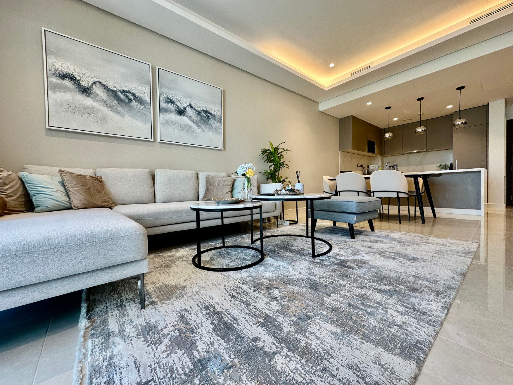 SEA VIEW / LUXURY / TOP AMENITIES – Slide 2