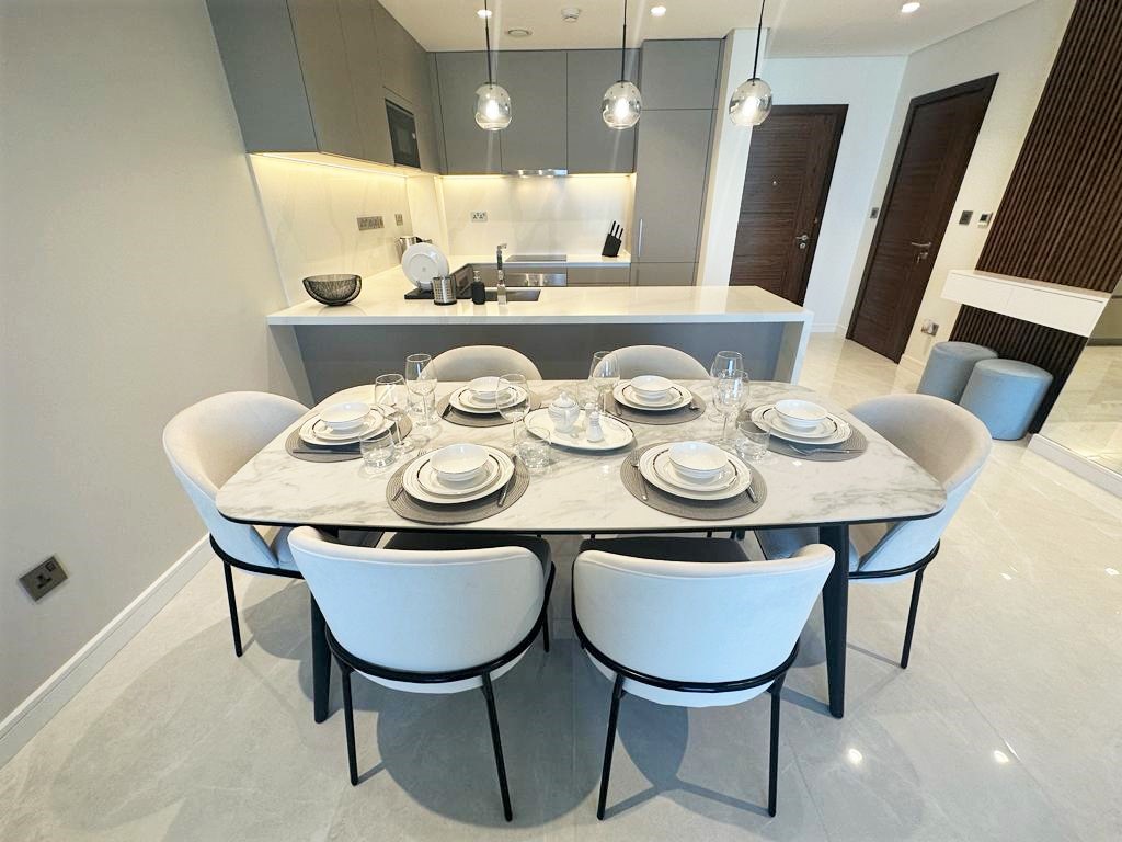 SEA VIEW / LUXURY / TOP AMENITIES – Slide 6