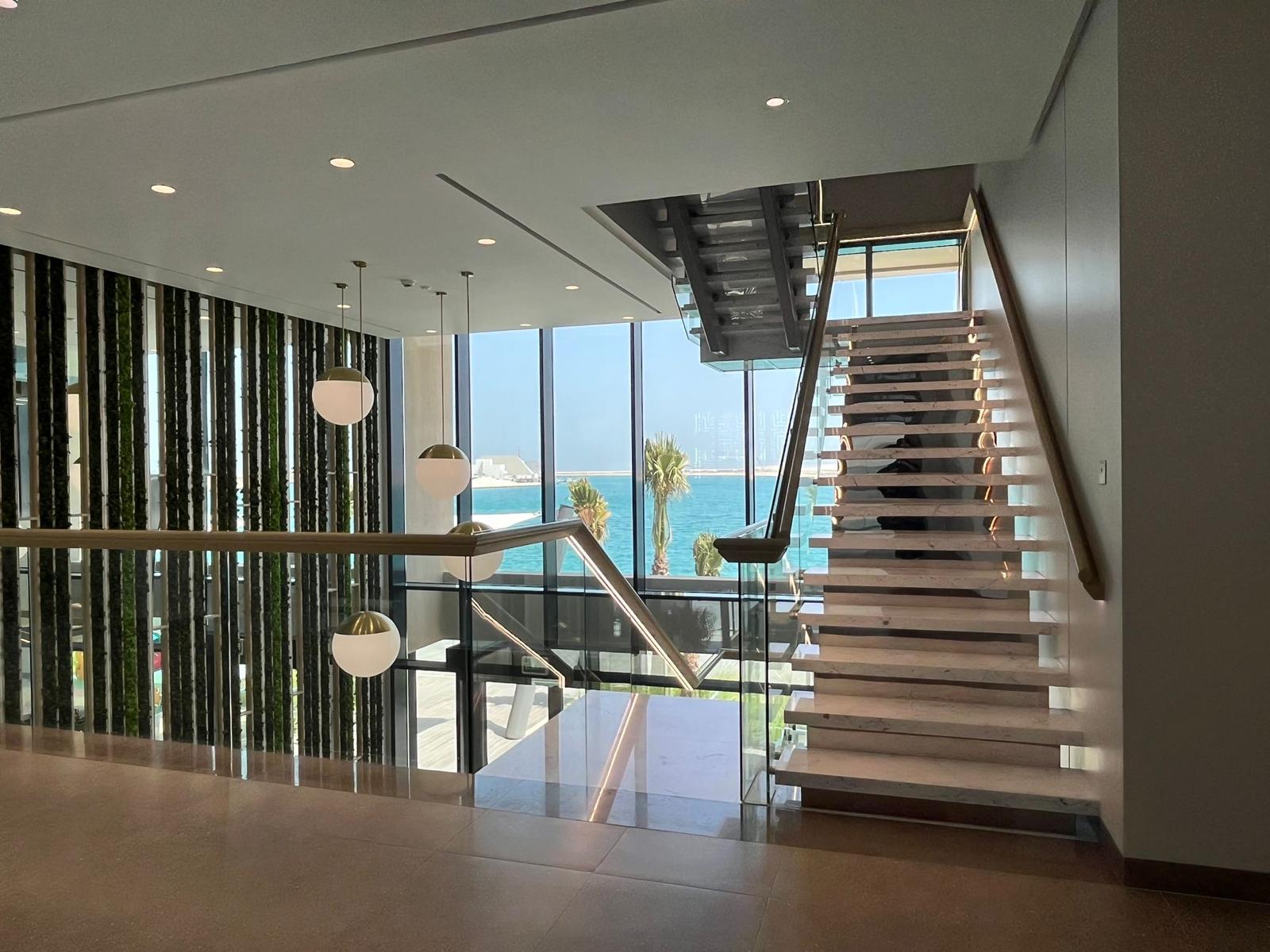 Luxury Waterfront Villa  – Slide 3