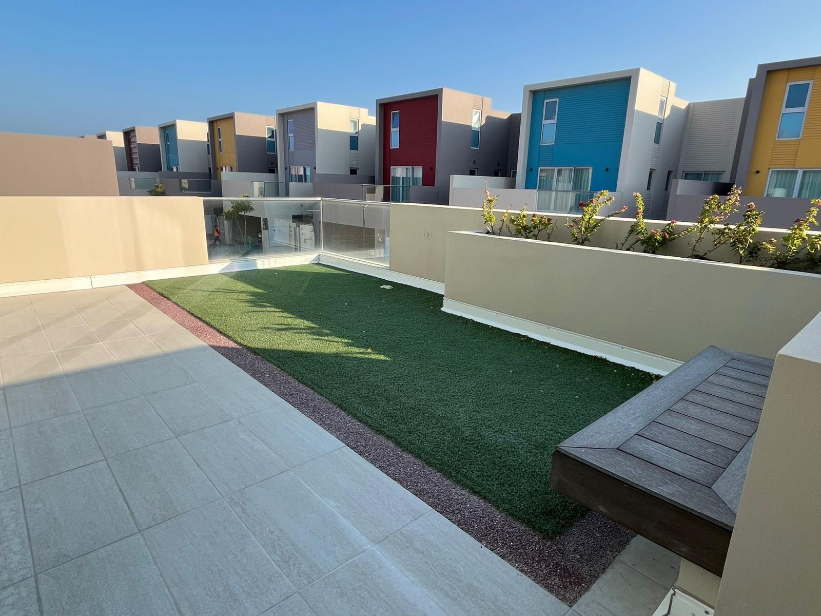 Luxury Waterfront Villa  – Slide 7