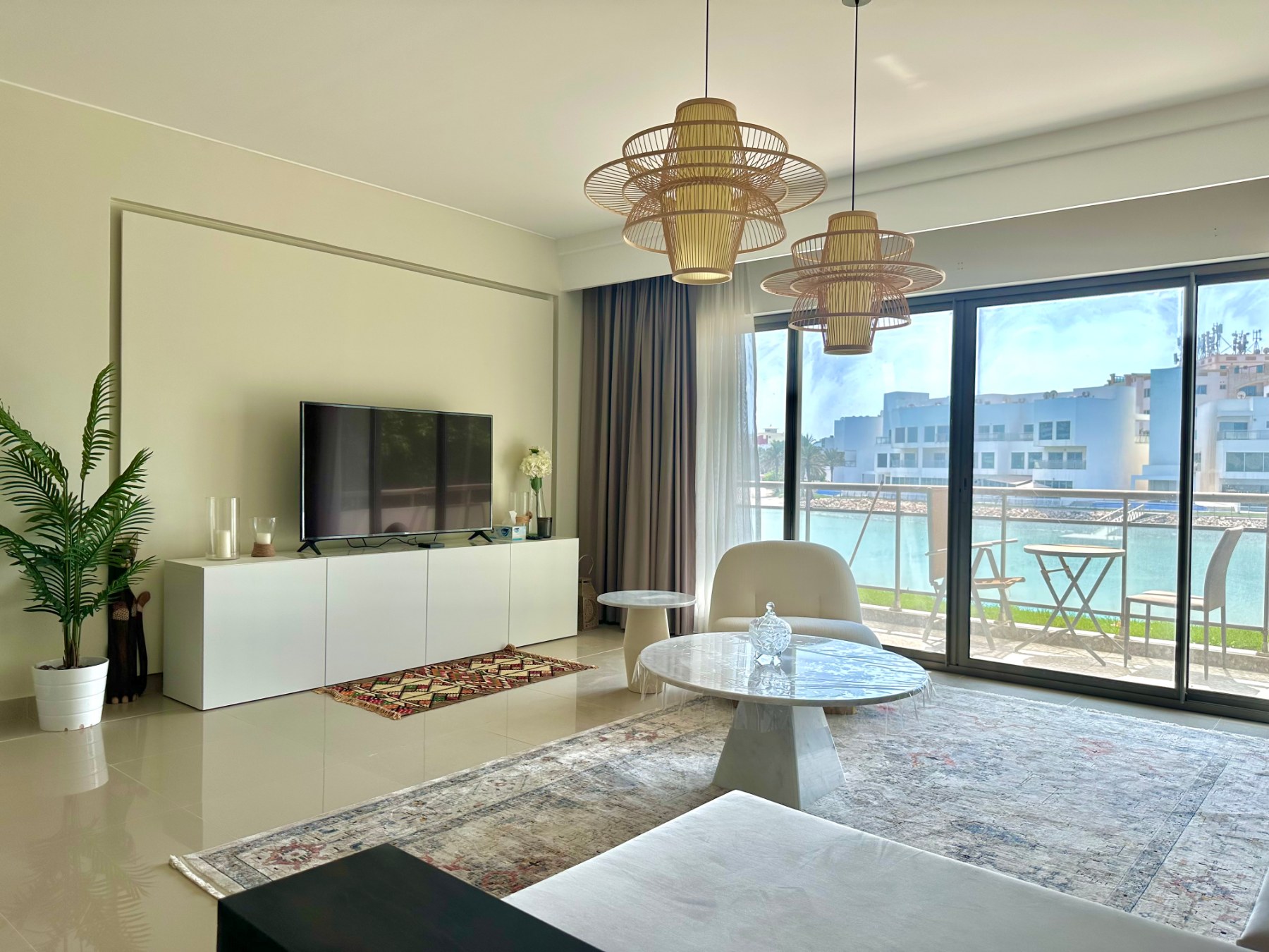 Sea View / Beach Access / Gated Community – Slide 6