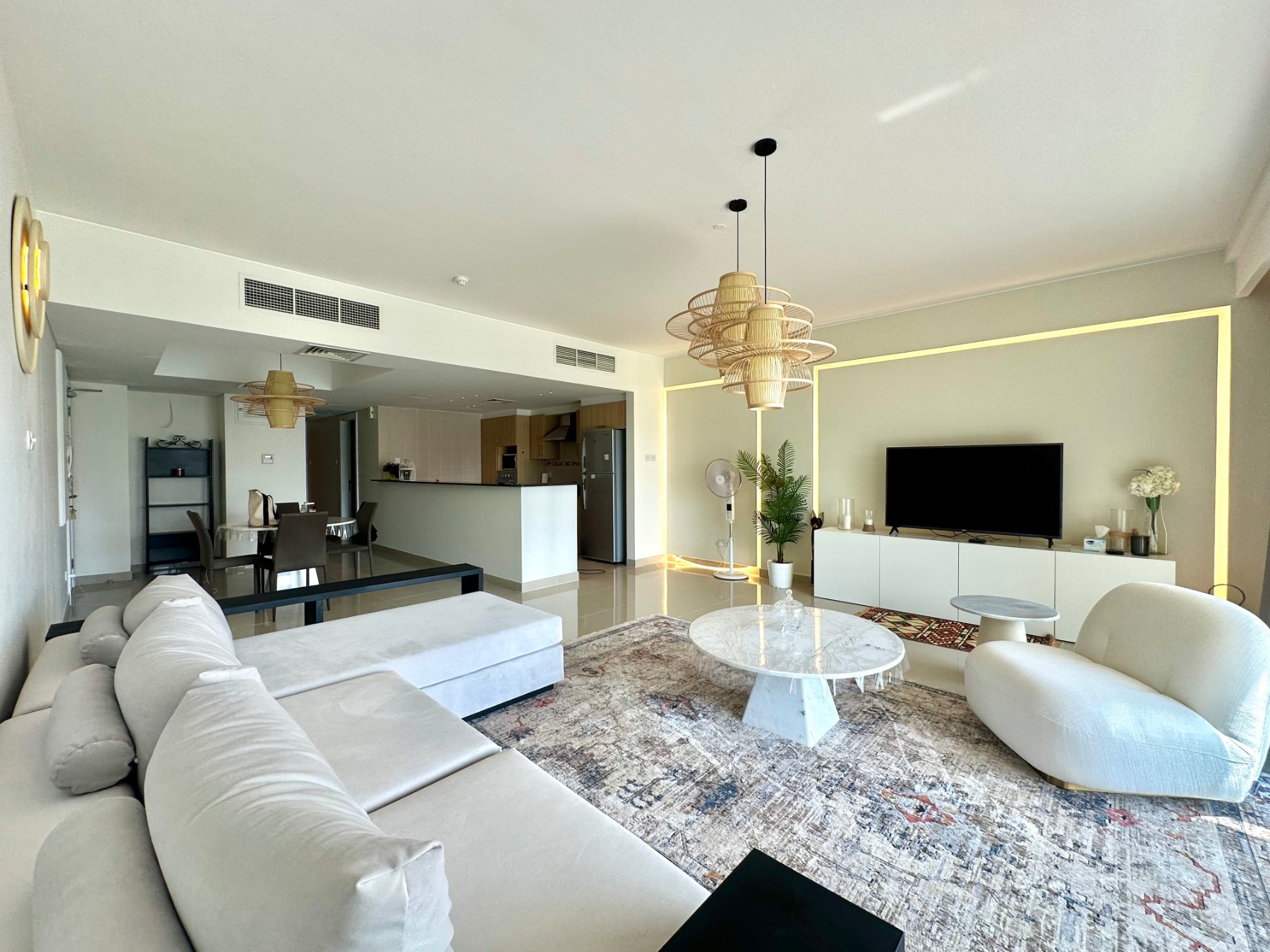 Sea View / Beach Access / Gated Community – Slide 3