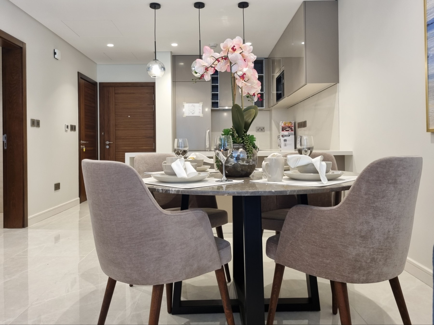 Great Value / Modern Apartment / Best Amenities – Slide 3