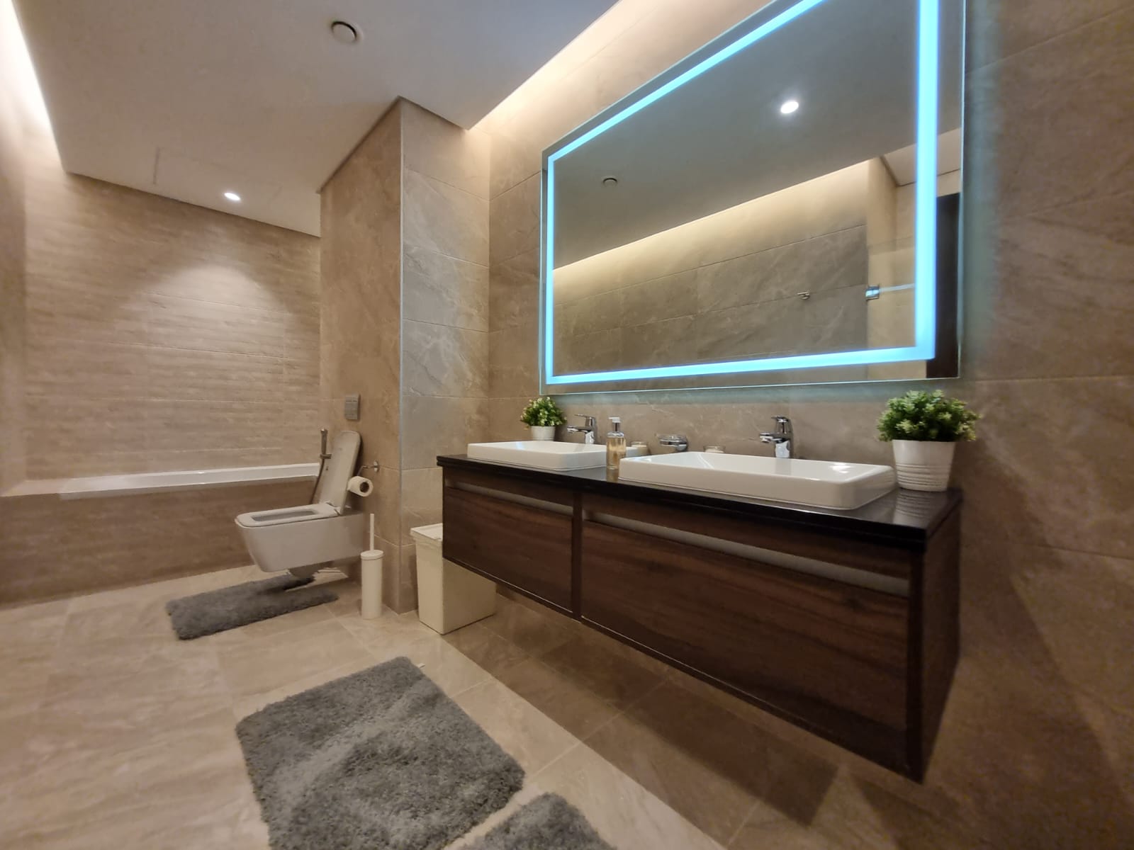 Sea View / Brand New / Maid Room – Slide 8