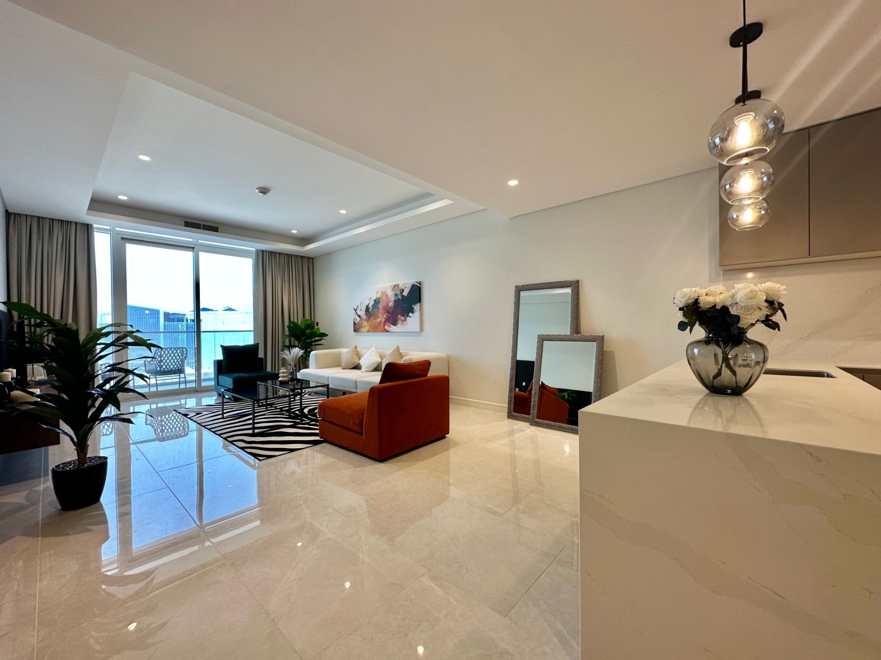 Spacious and Modern 2 Bedroom Apartment – Slide 2