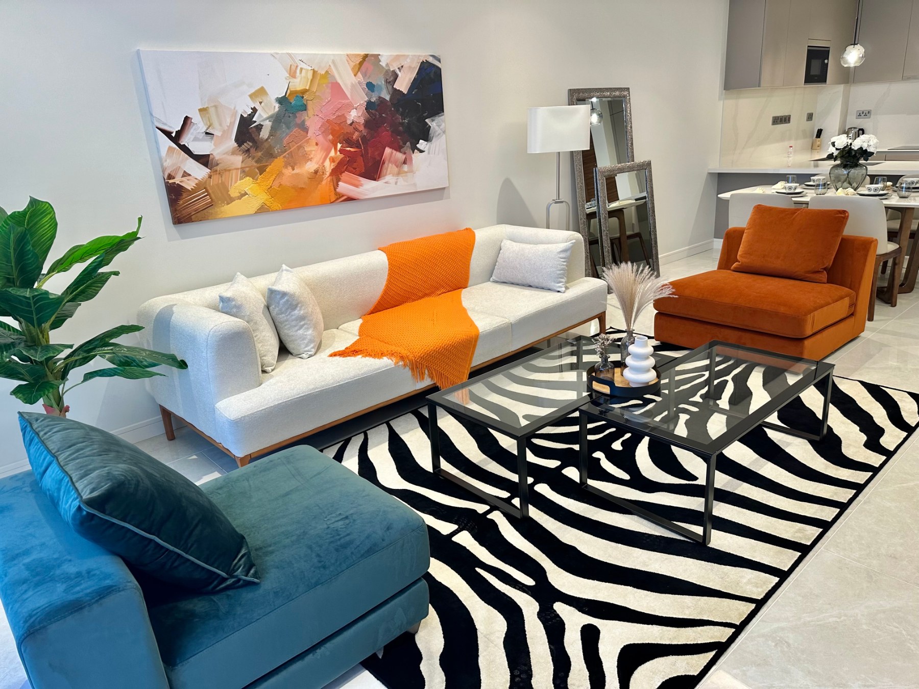 Spacious and Modern 2 Bedroom Apartment – Slide 1