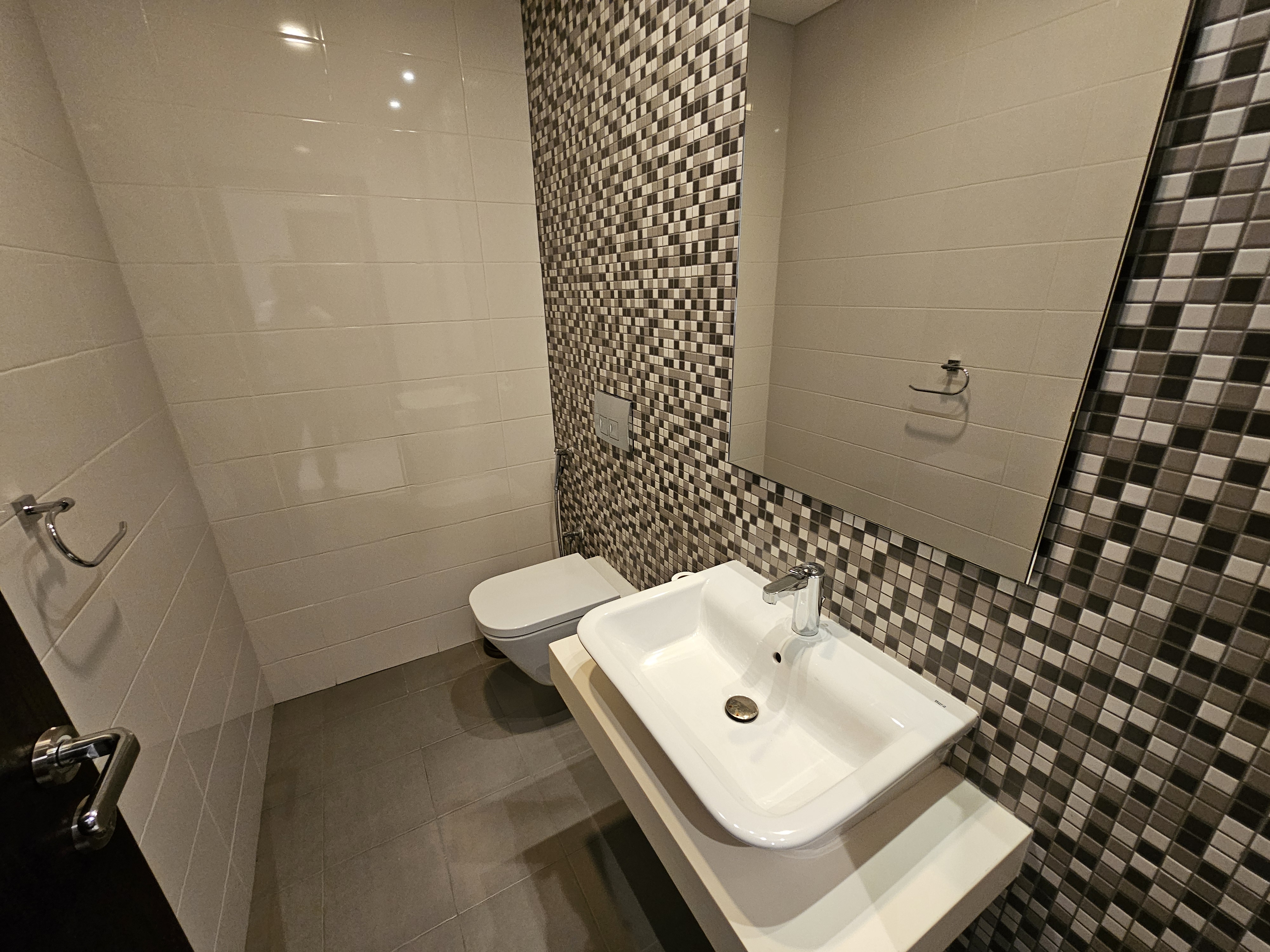 HIGH FLOOR * RESORT VIEW * GREAT PRICE – Slide 5