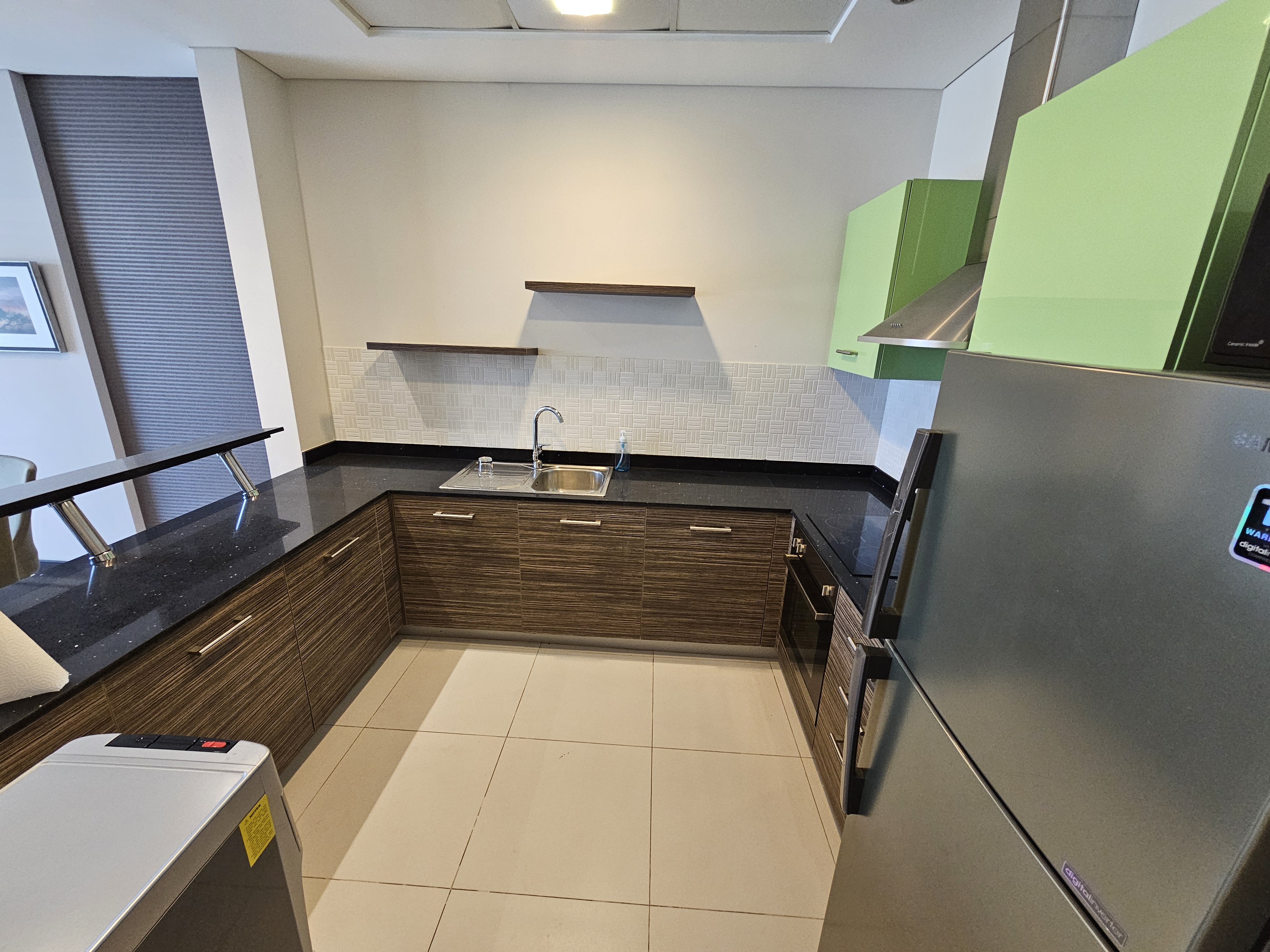 HIGH FLOOR * RESORT VIEW * GREAT PRICE – Slide 3