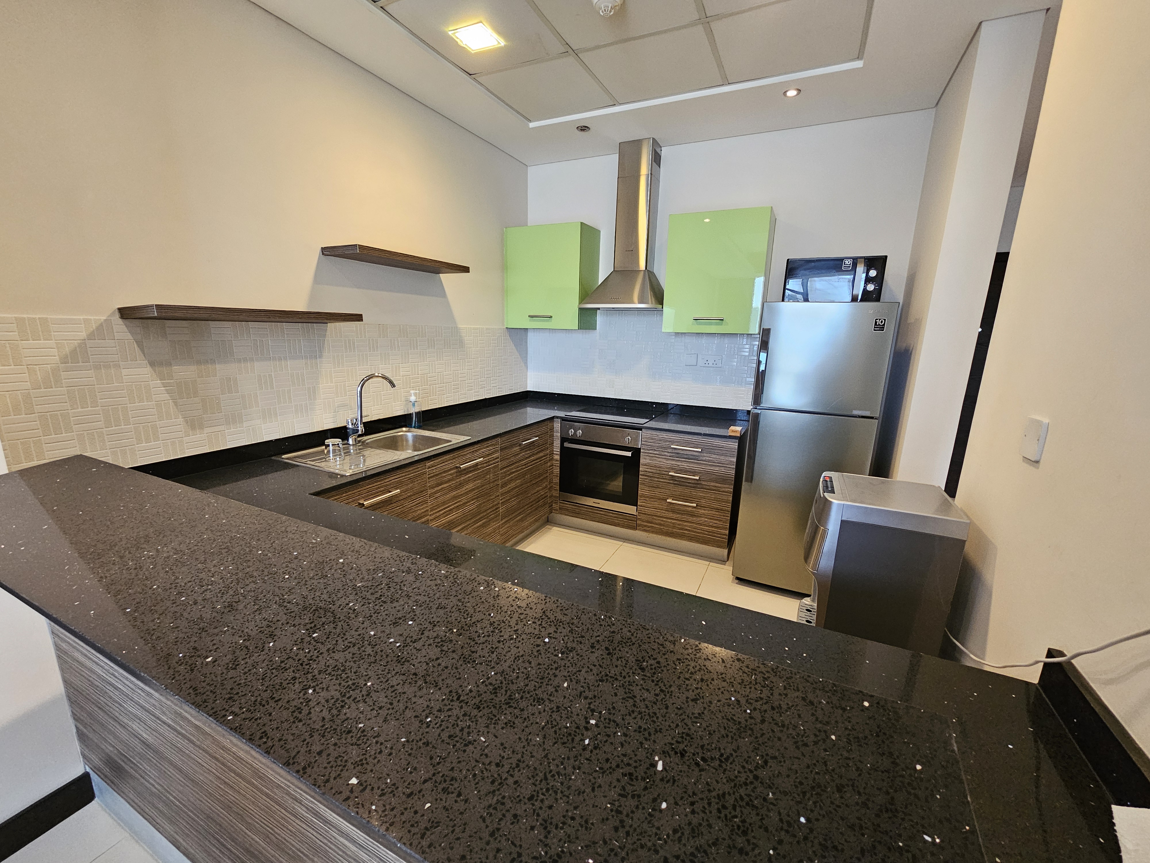 HIGH FLOOR * RESORT VIEW * GREAT PRICE – Slide 4