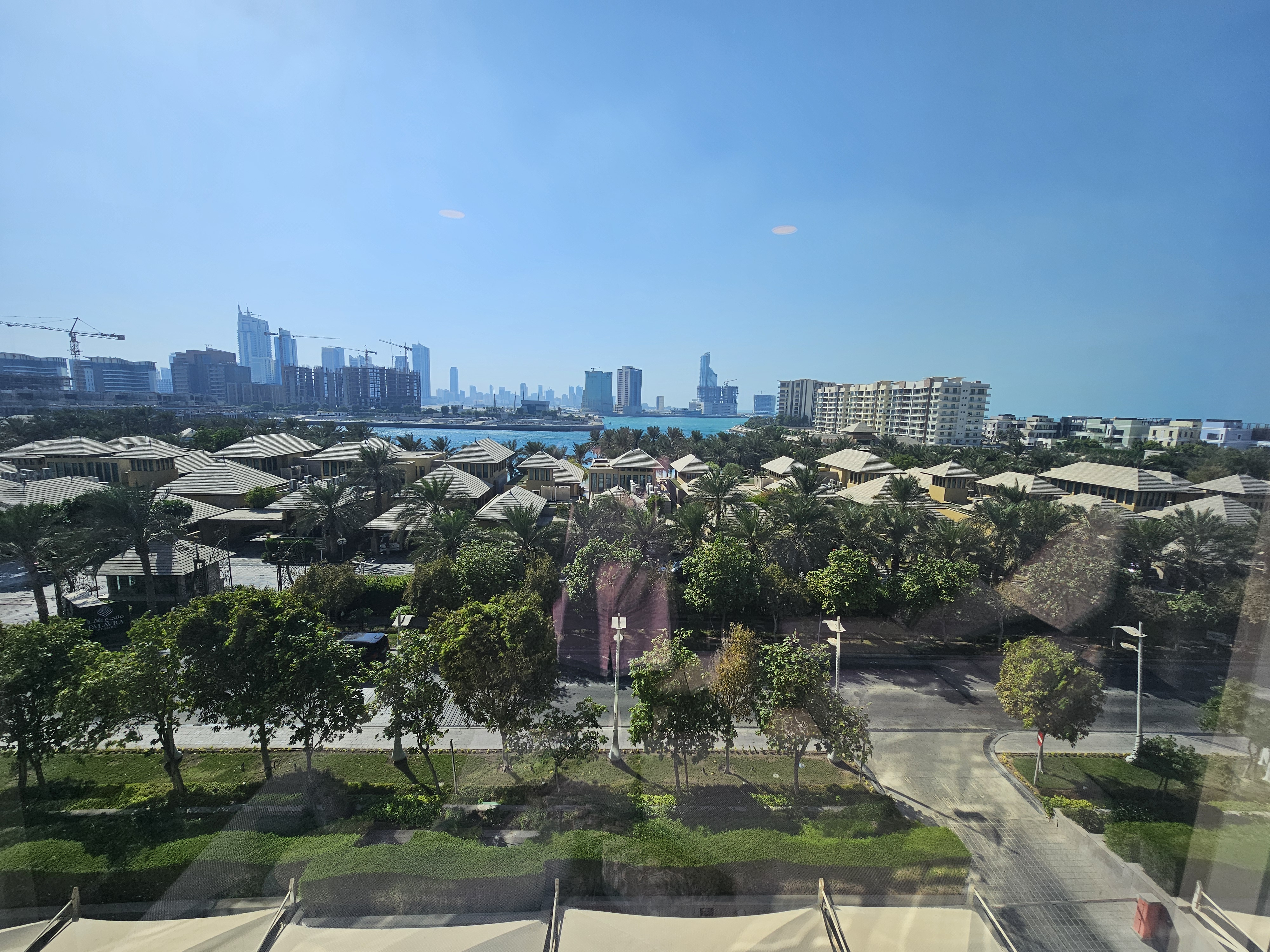 RESORT VIEW * MODERN * BEST DEAL IN THE NEW PHASE – Slide 3