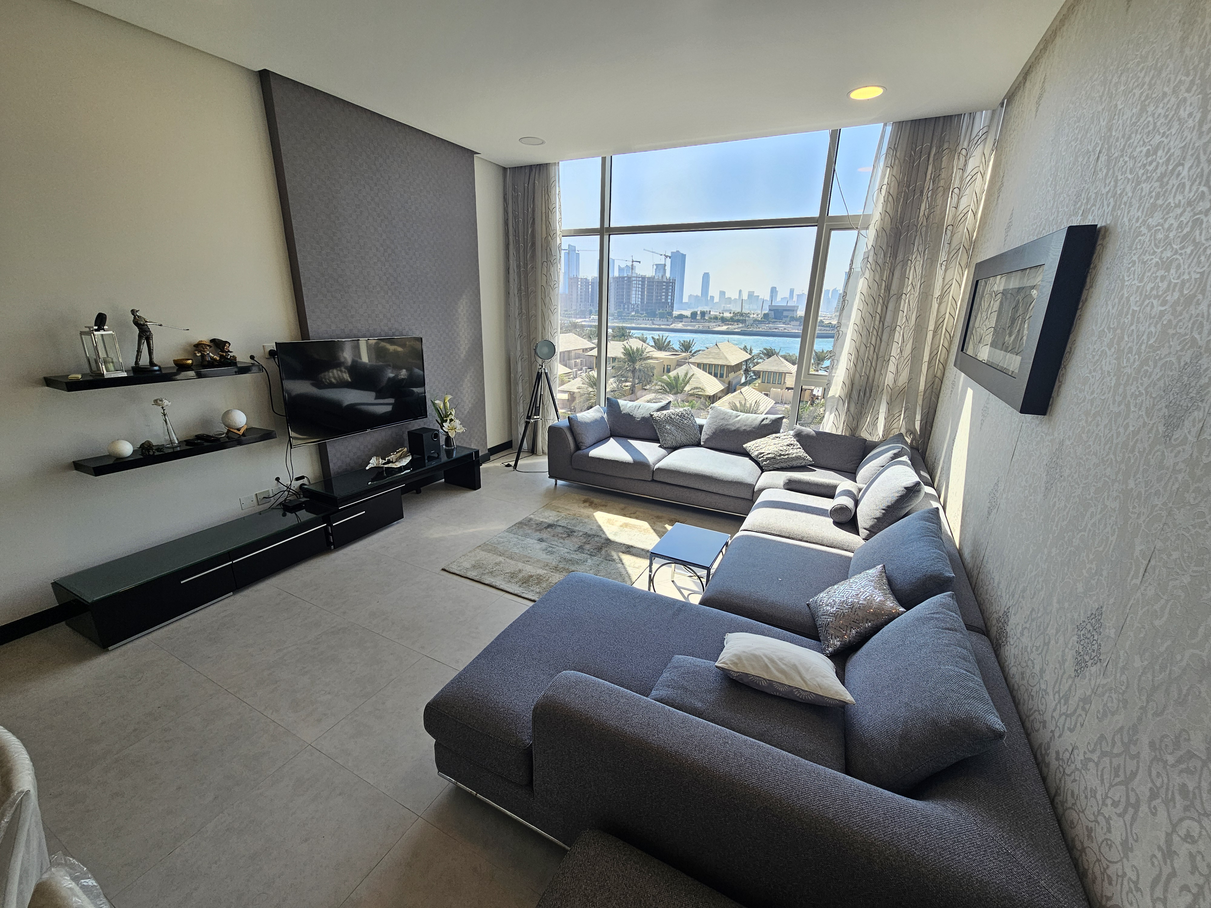 RESORT VIEW * MODERN * BEST DEAL IN THE NEW PHASE – Slide 1