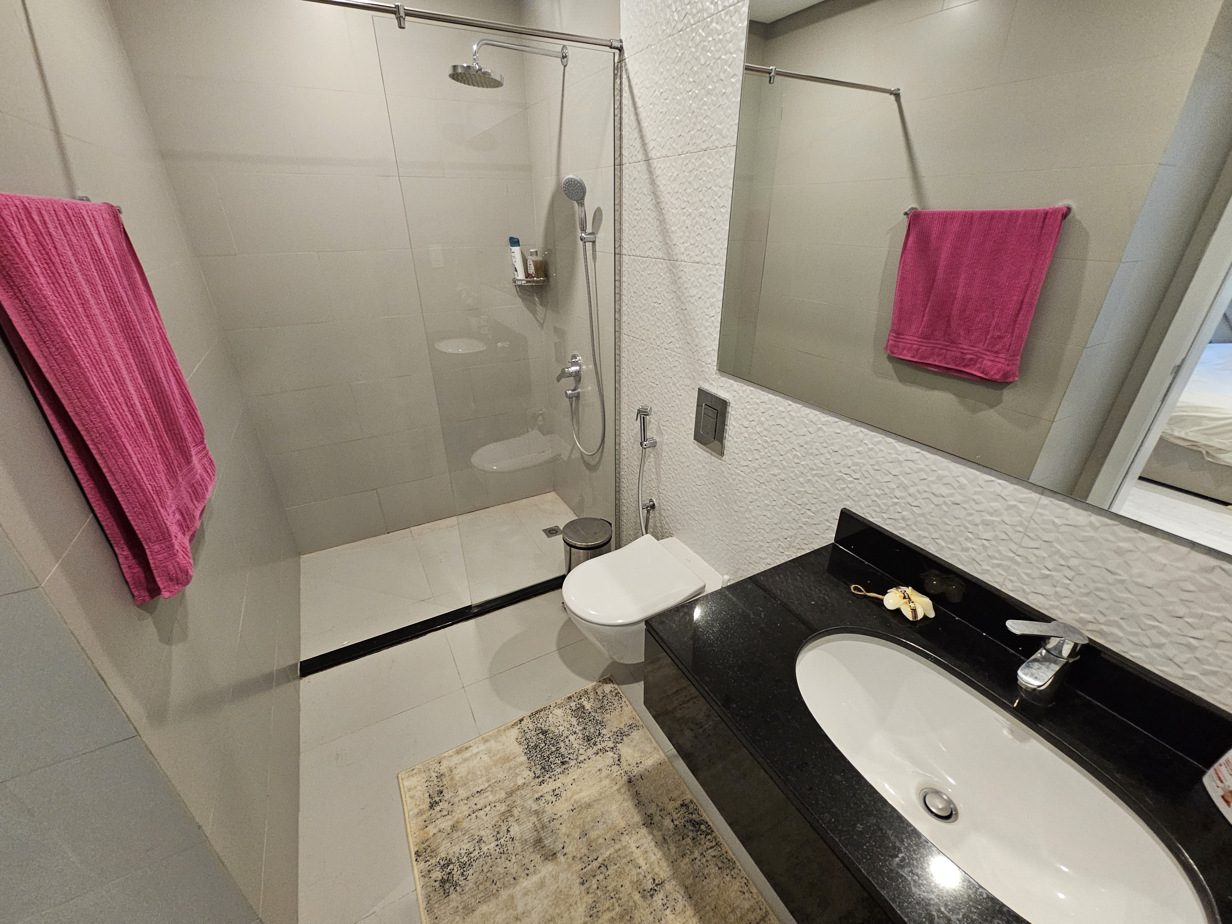 AMAZING INTERIOR DESIGN * PANORAMIC SEA VIEW – Slide 17