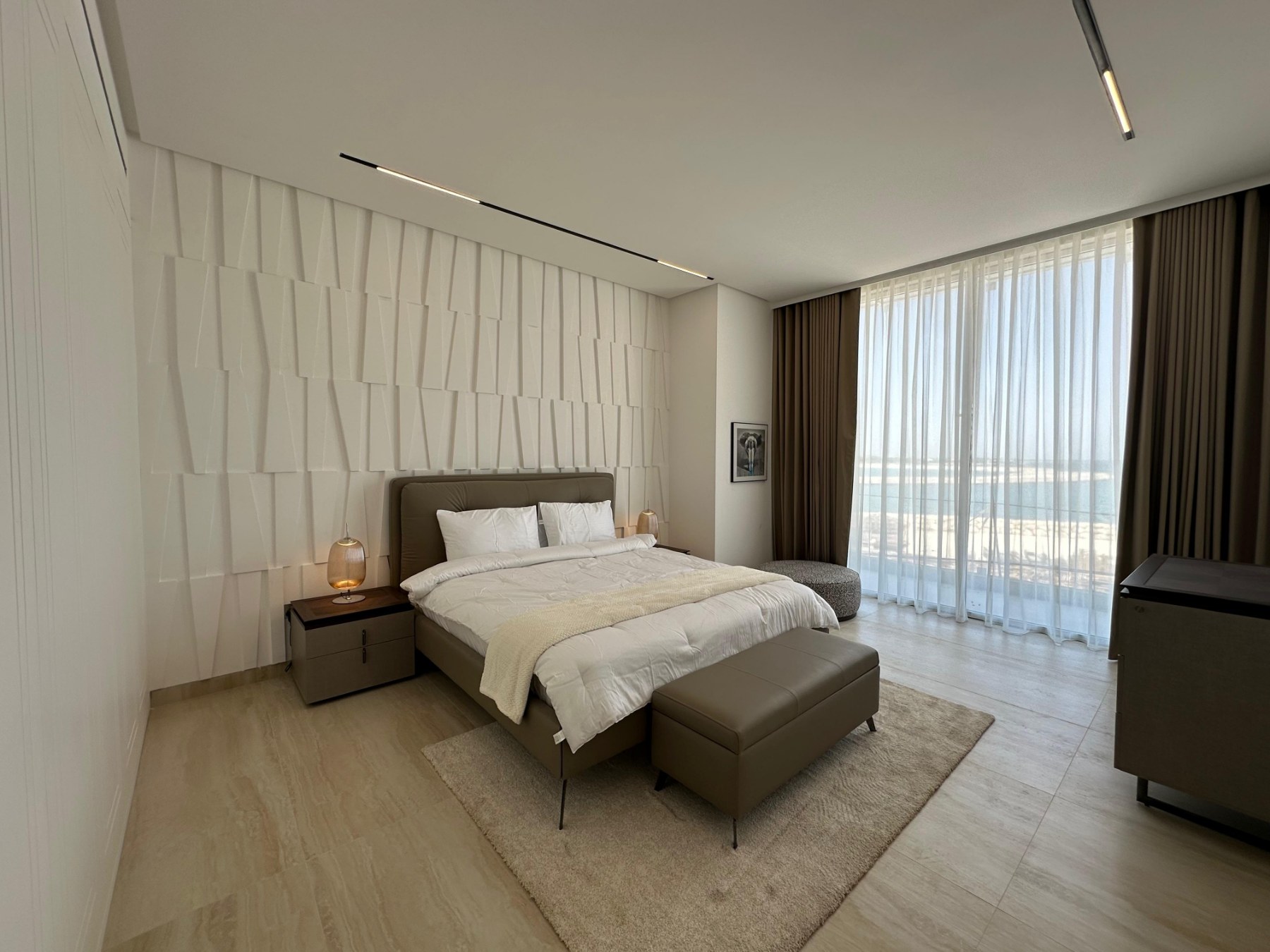 2BR Luxury Apartment with Private Pool and Garden – Slide 4