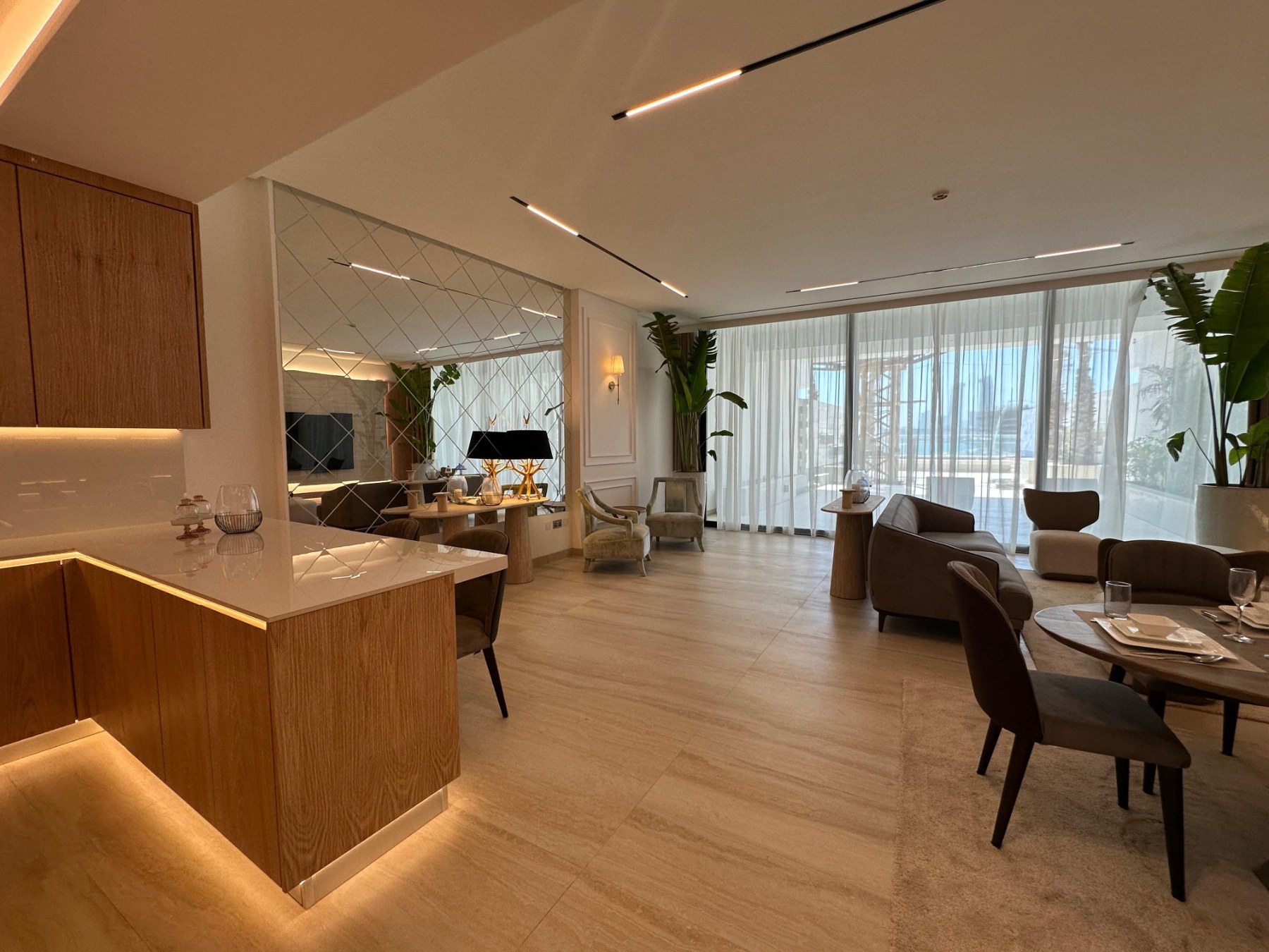 2BR Luxury Apartment with Private Pool and Garden – Slide 1