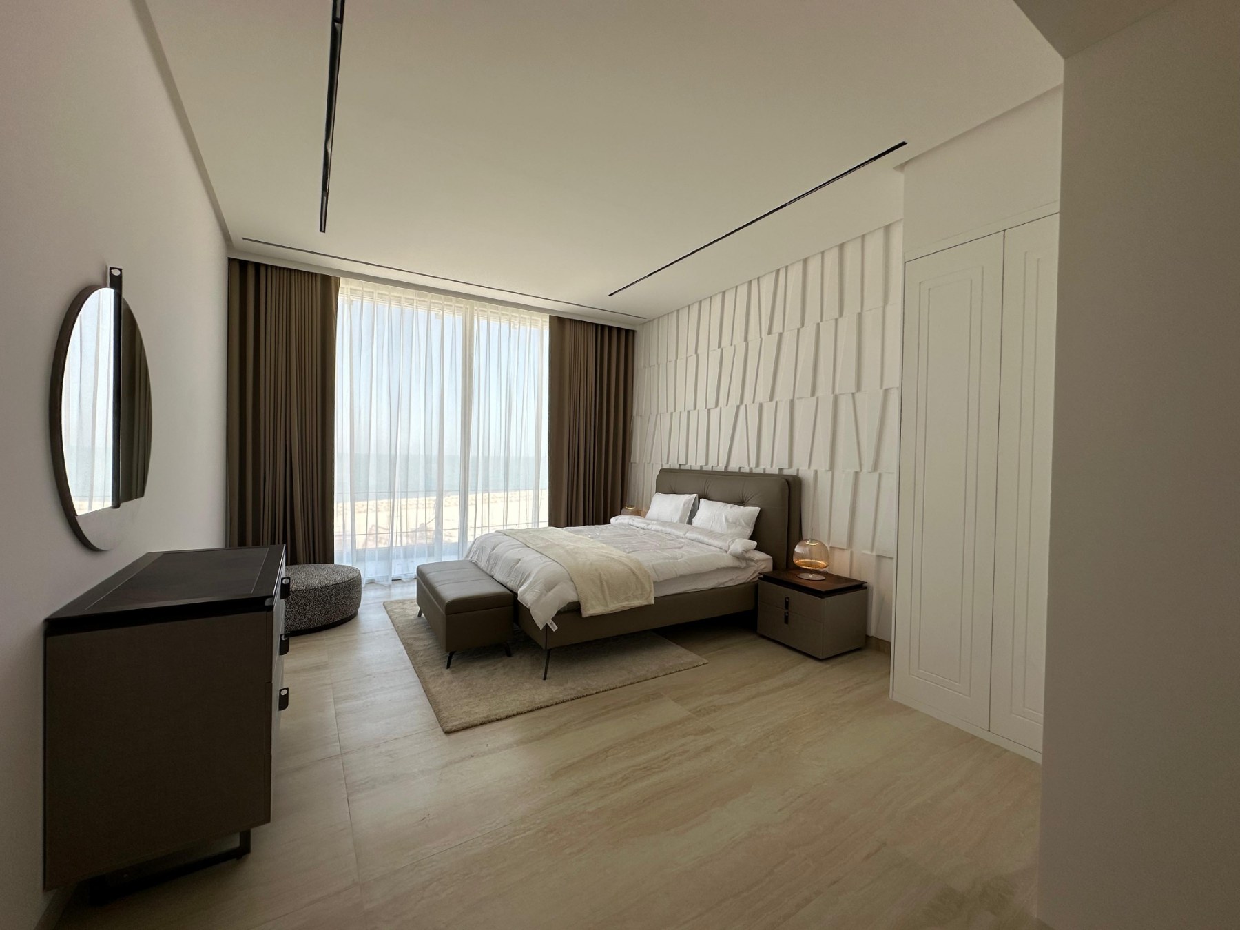 2BR Luxury Apartment with Private Pool and Garden – Slide 5