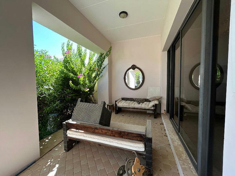 Princess massive house with garden and sea canal view hot deal! – Slide 12